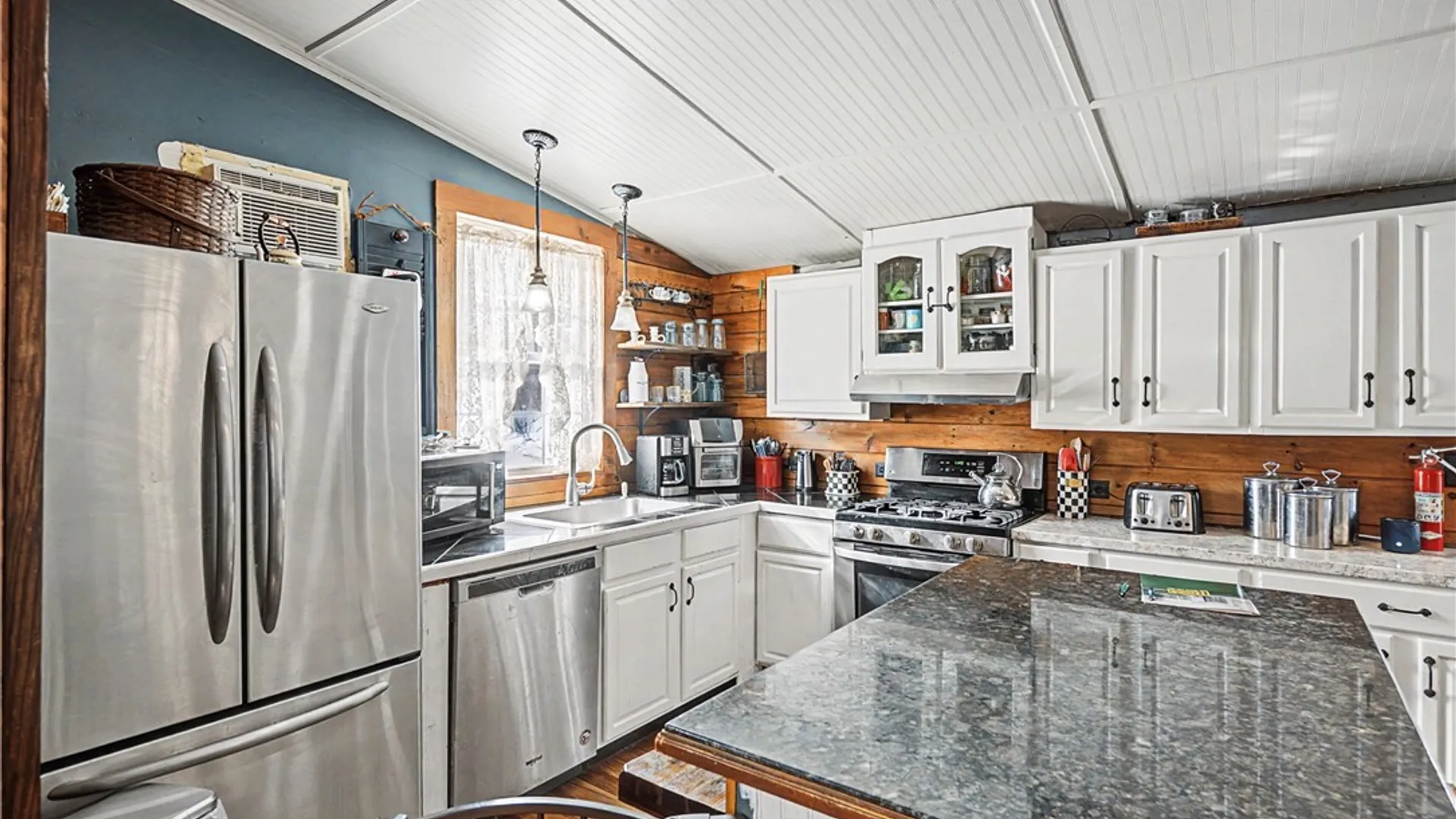 Property at 4526 Vinegar Hill Road, Skaneateles, NY 13152 5