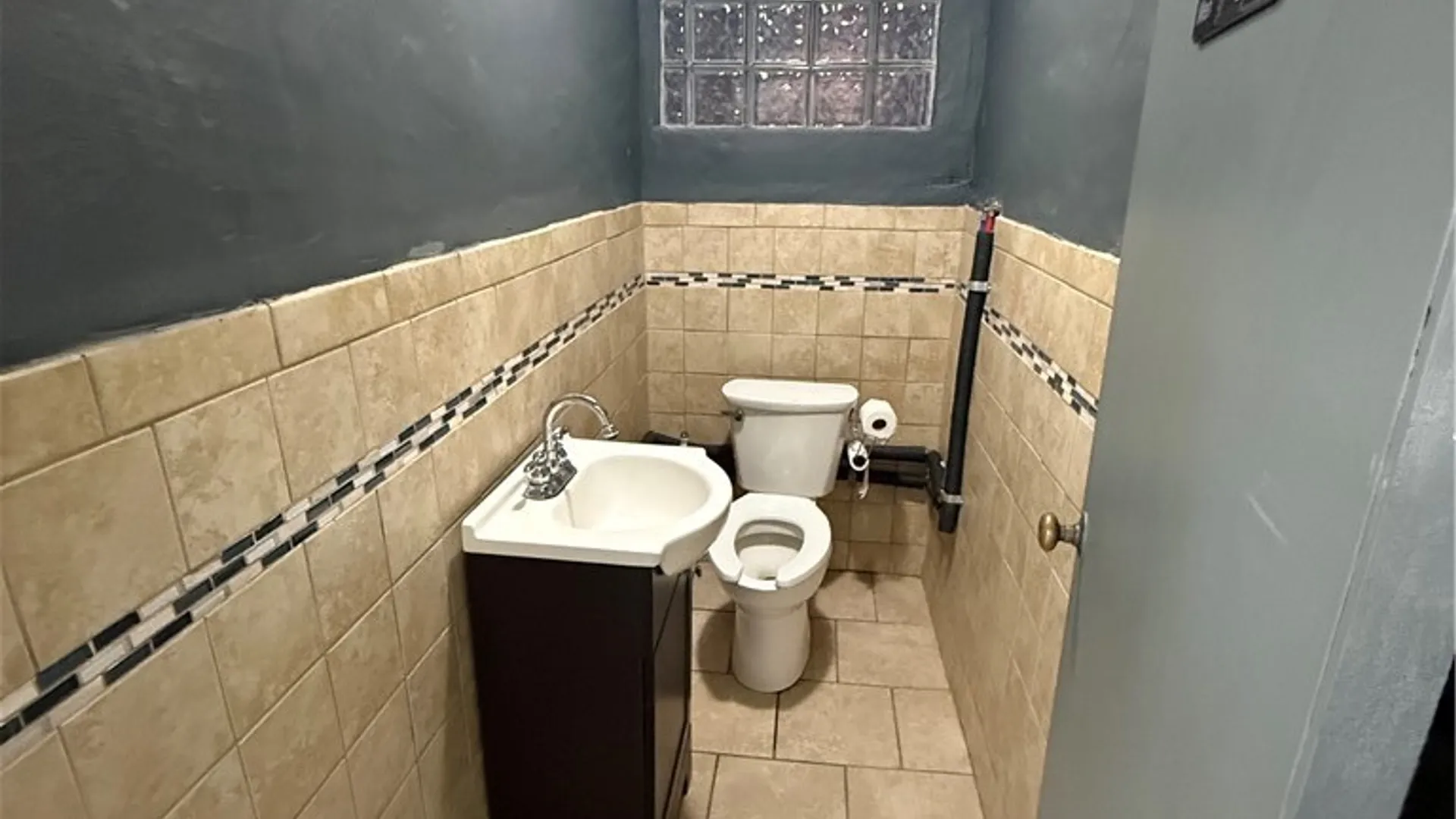 Property at 2034 Park Avenue, Buffalo, NY 14220 13