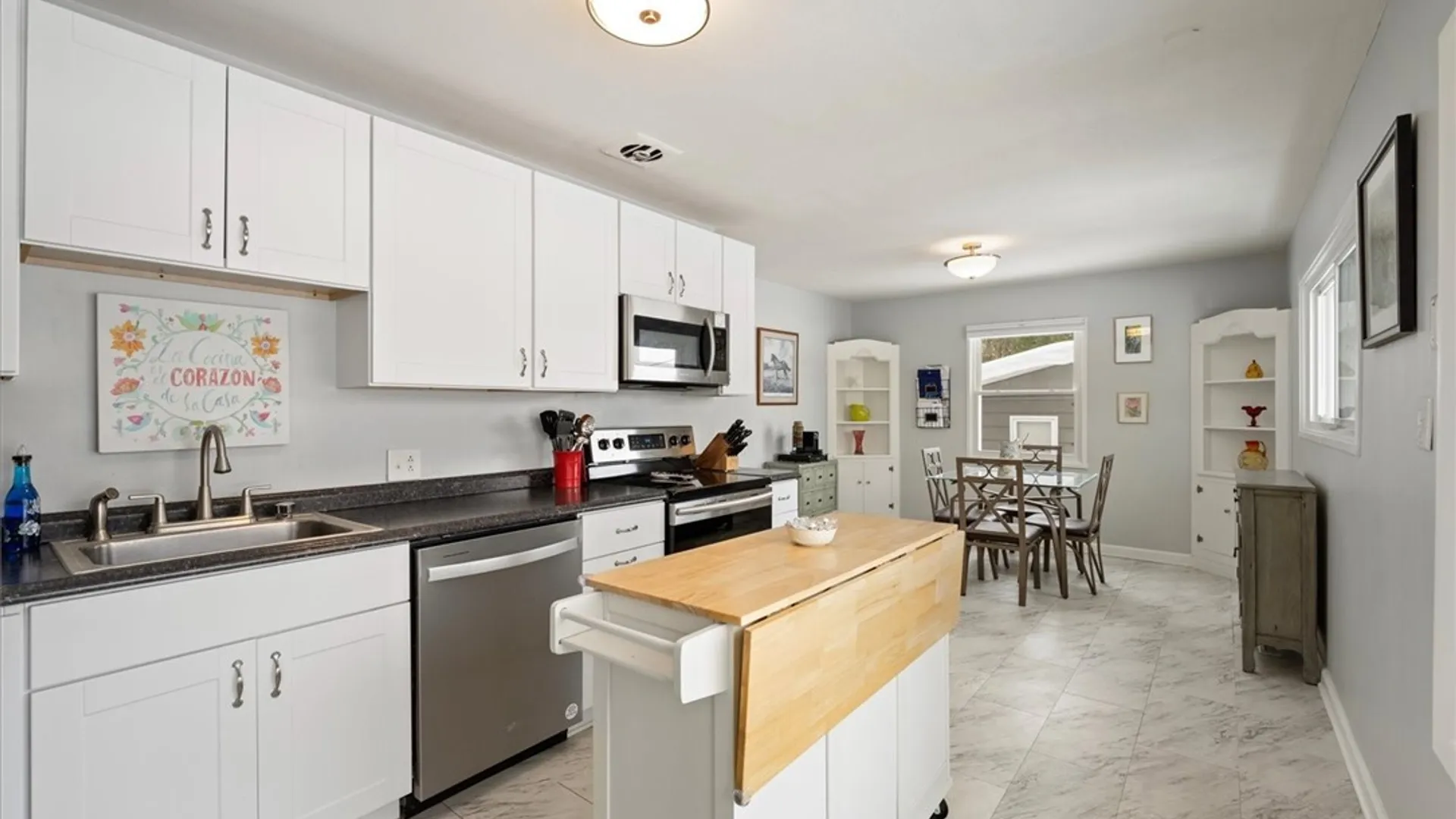 Property at 109 Barclay Road, Camillus, NY 13031 17