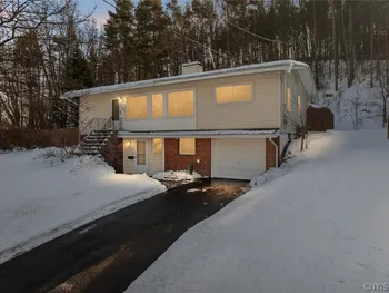 Property at 109 Barclay Road, Camillus, NY 13031