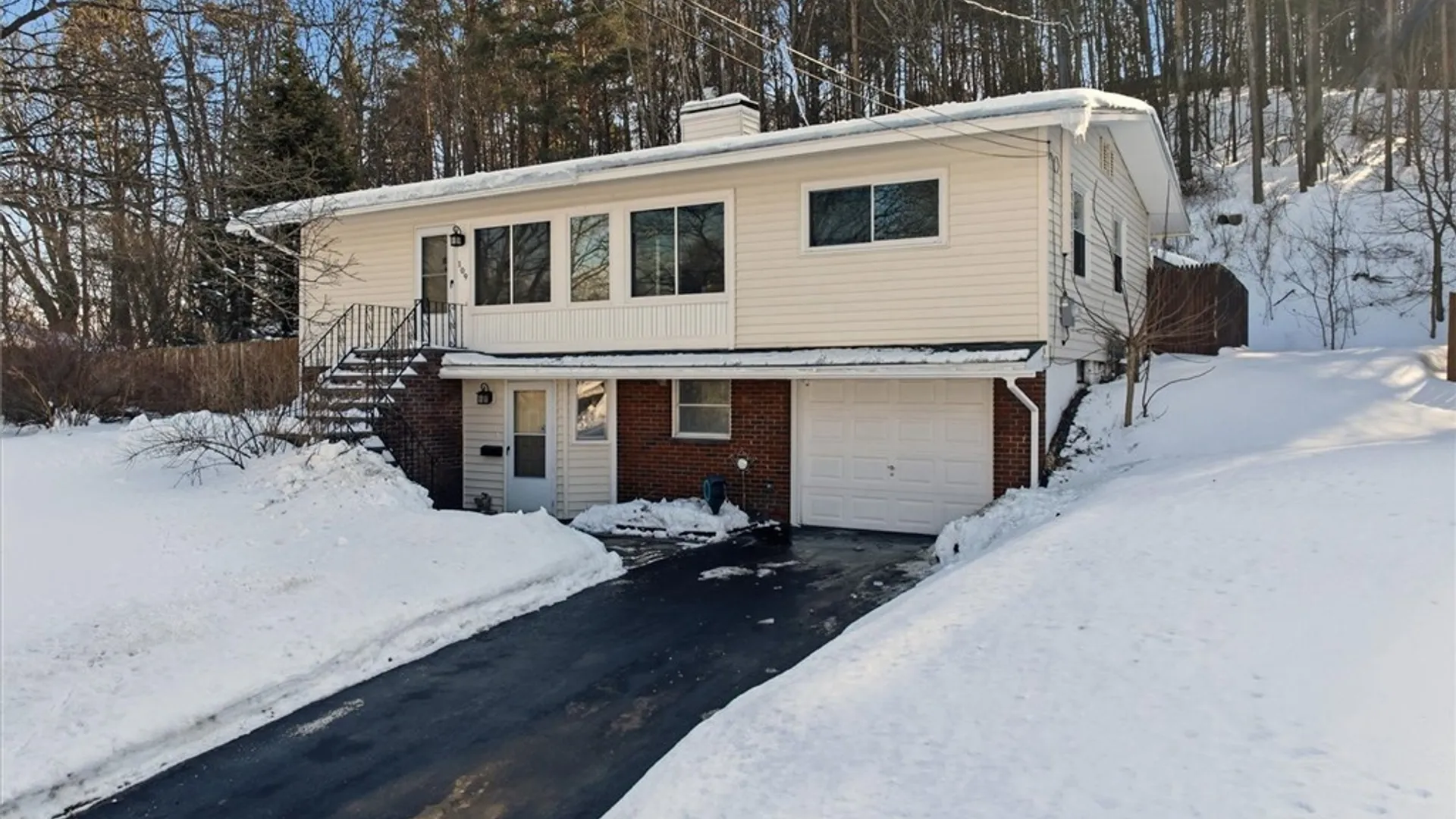 Property at 109 Barclay Road, Camillus, NY 13031 44