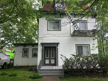 Property at 203 Center St, Staten Island, NY 10306