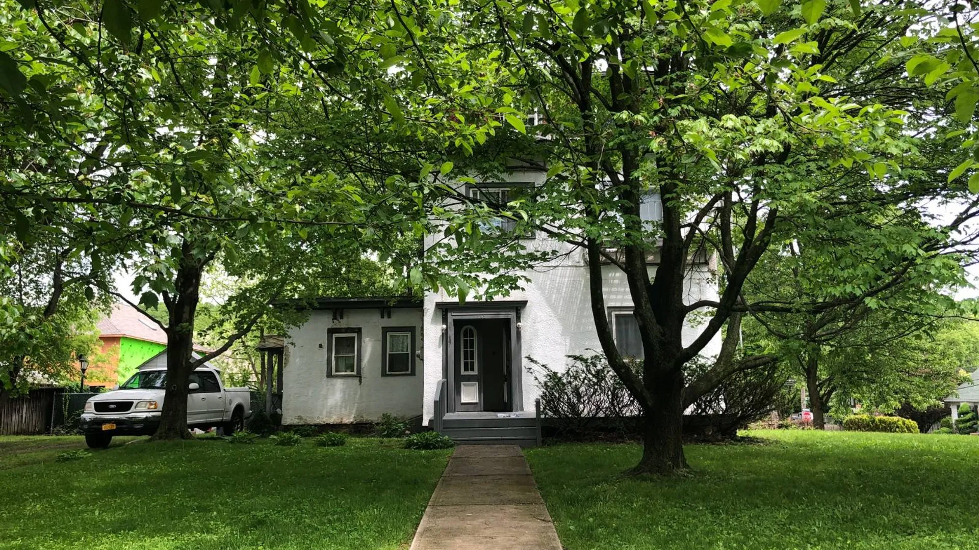 Property at 203 Center St, Staten Island, NY 10306 3