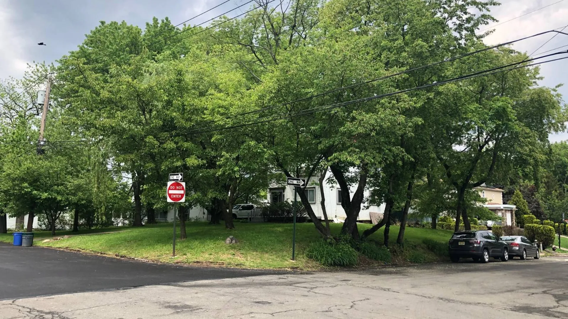 Property at 203 Center St, Staten Island, NY 10306 5