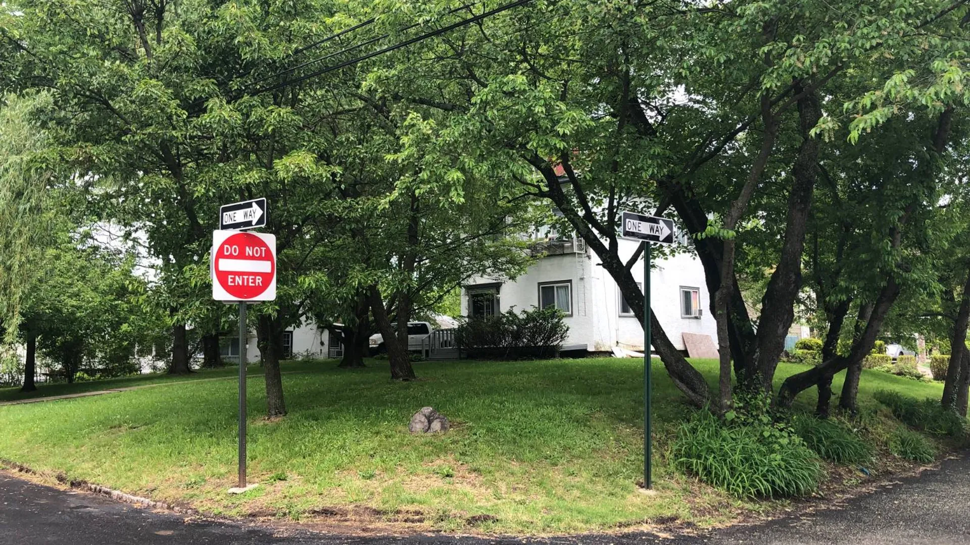 Property at 203 Center St, Staten Island, NY 10306 6