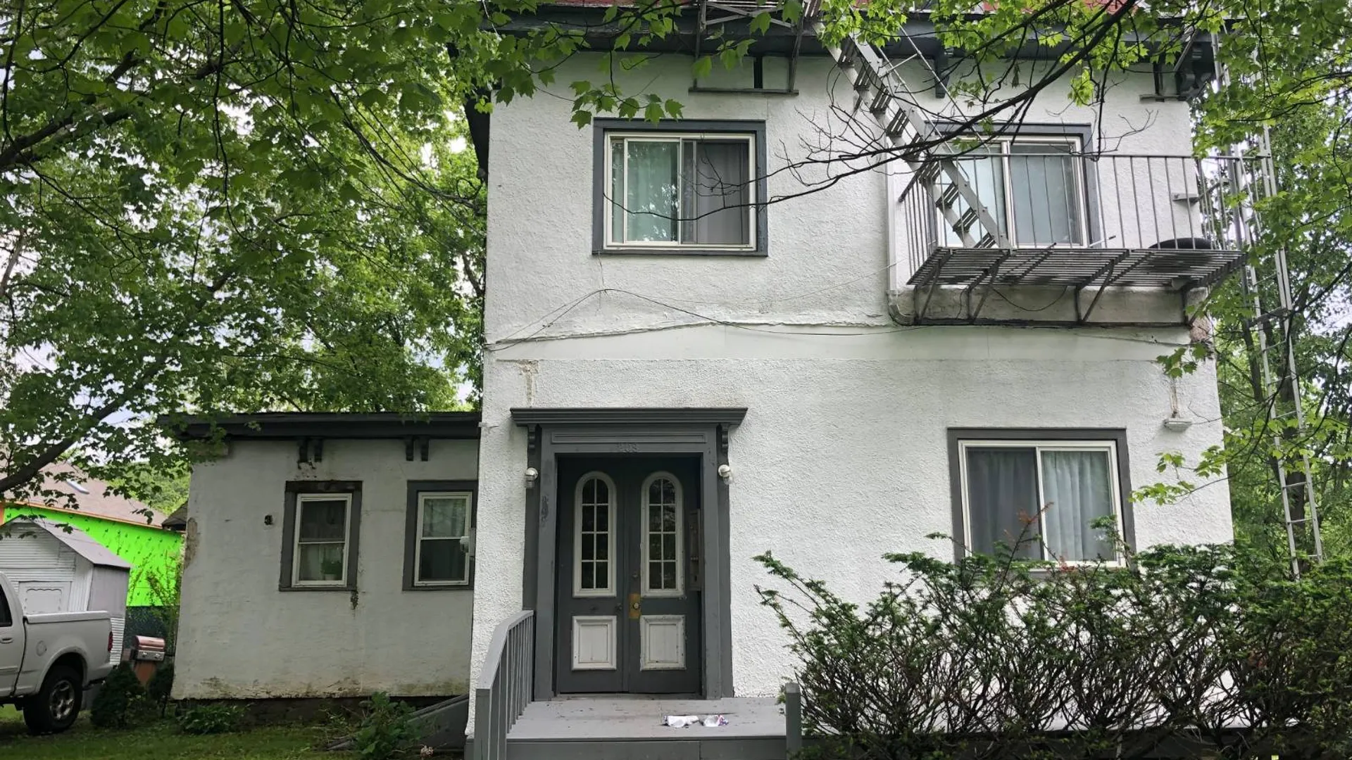 Property at 203 Center St, Staten Island, NY 10306 5