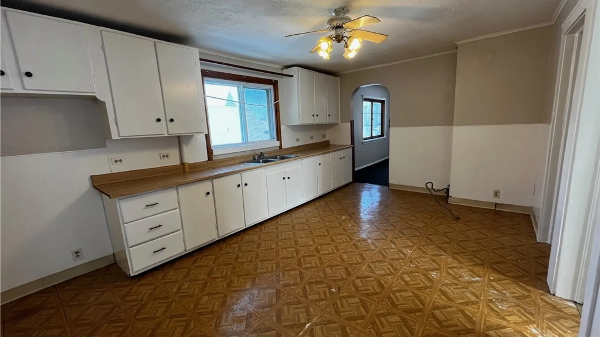 Property at 400 Willett Street, Buffalo, NY 14206 8