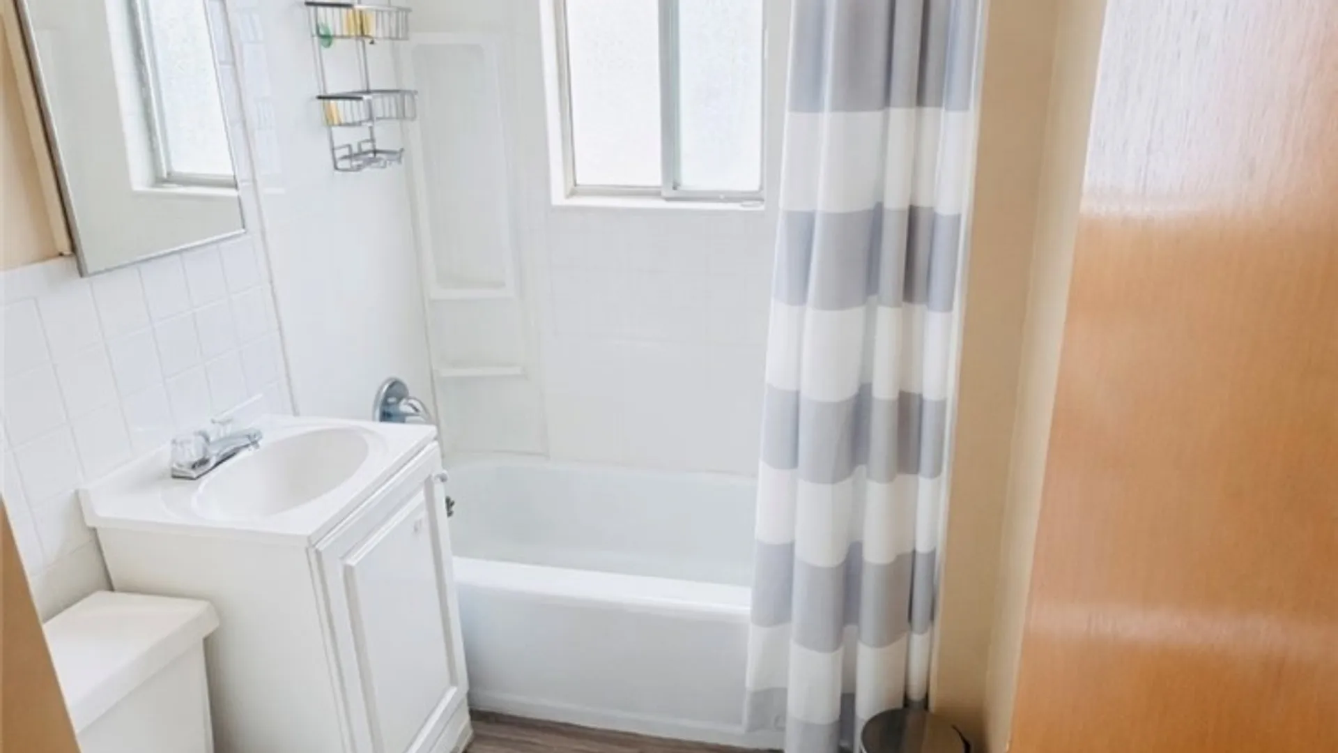 Property at 7 Trent Sq, Cheektowaga, NY 14225 16