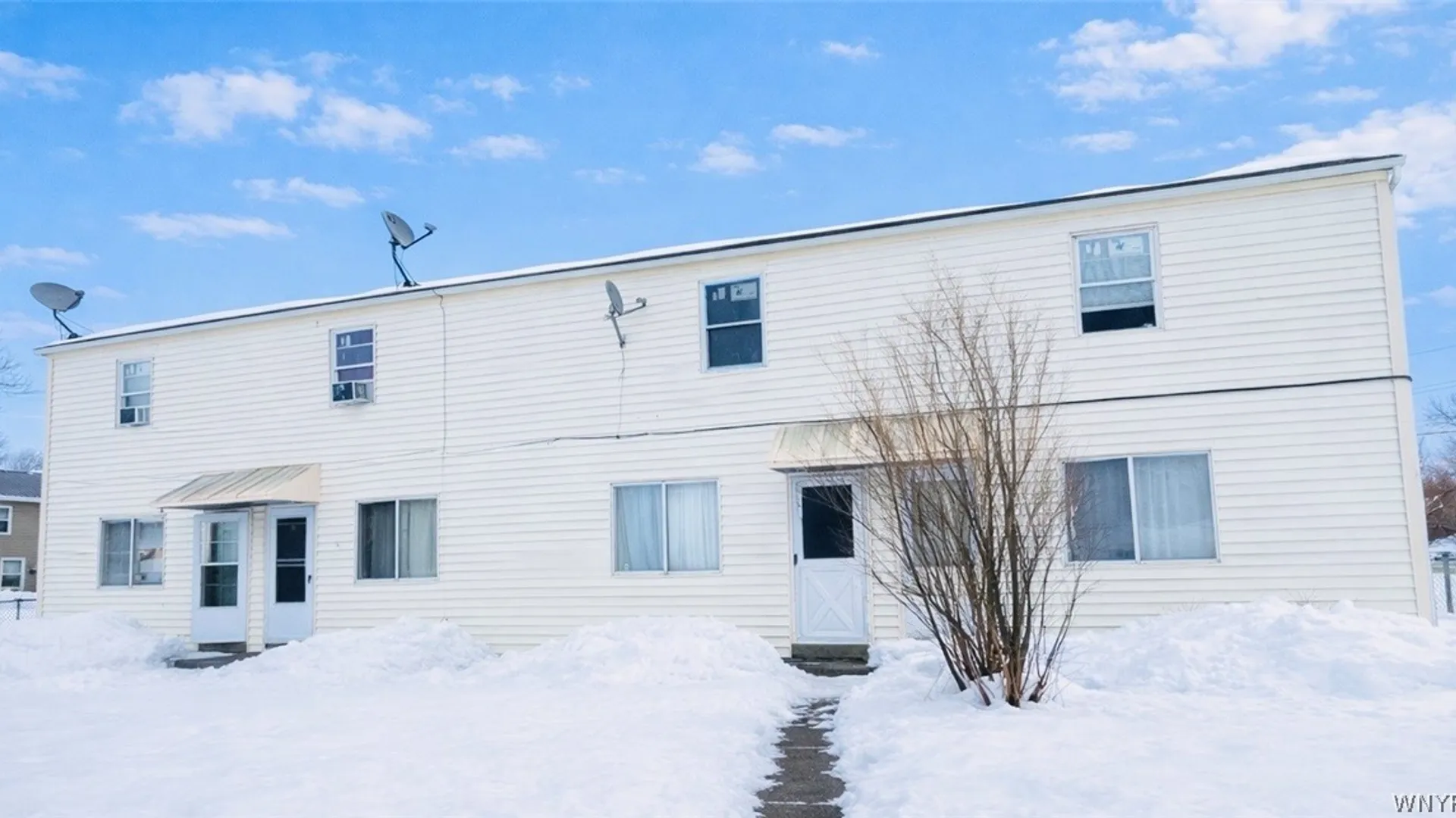 Property at 7 Trent Sq, Cheektowaga, NY 14225 2