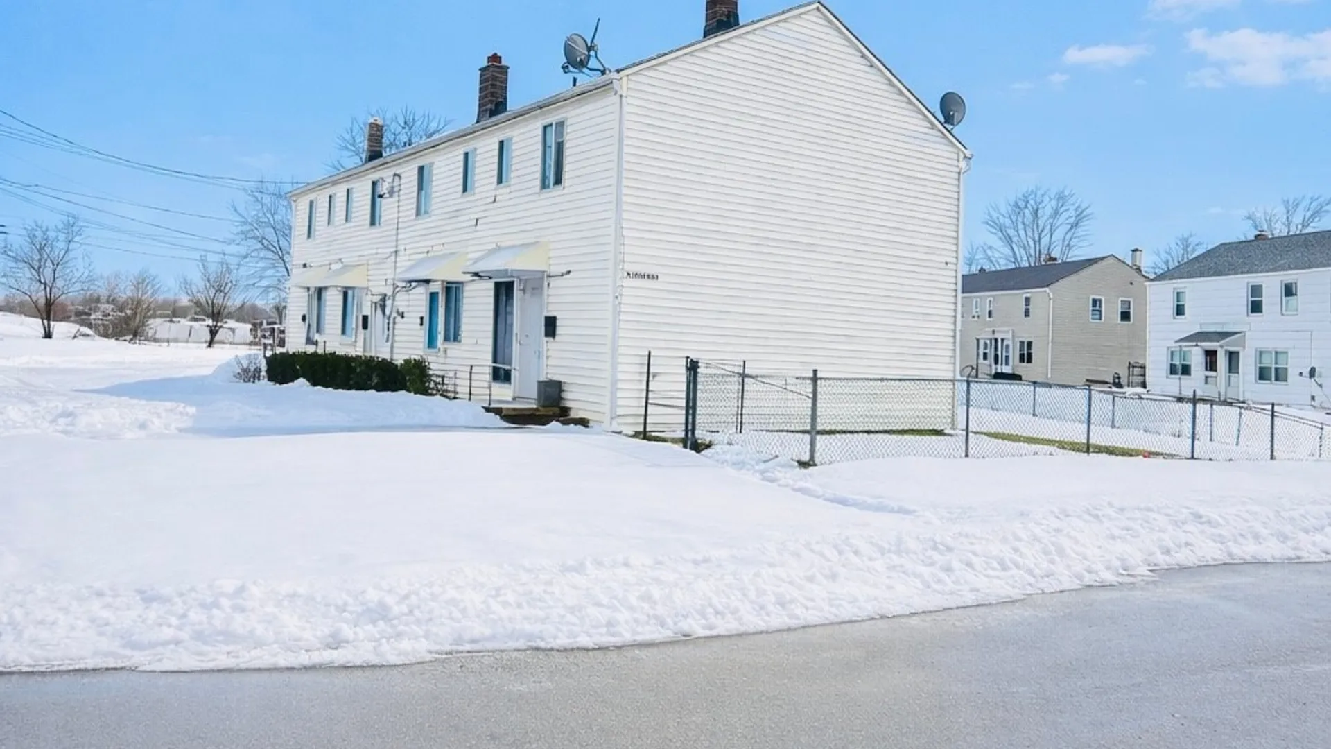 Property at 7 Trent Sq, Cheektowaga, NY 14225 5