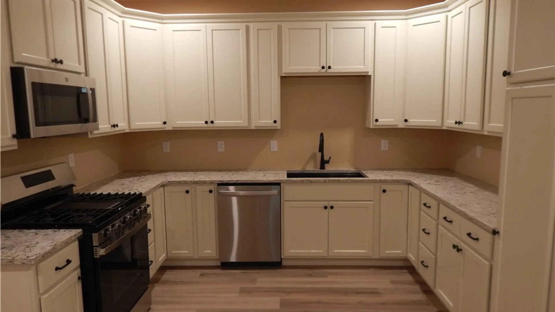 Property at 302 Bunker Hill, Syracuse, NY 13207 3