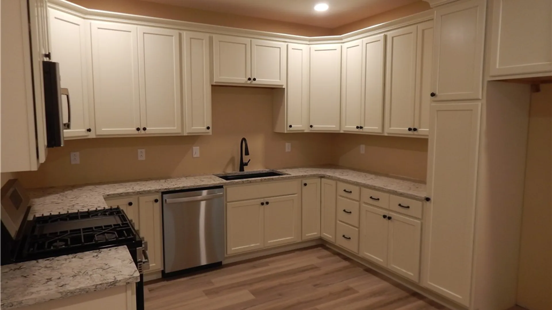 Property at 302 Bunker Hill, Syracuse, NY 13207 4