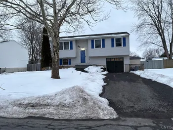 Property at 93 Ripplebrook Lane, Manlius, NY 13116