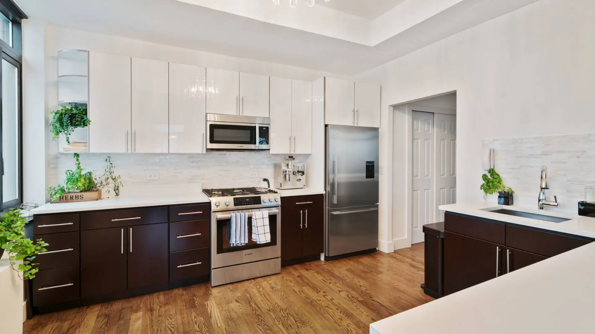 Property at 200 Rector Place, New York, NY 10280 7