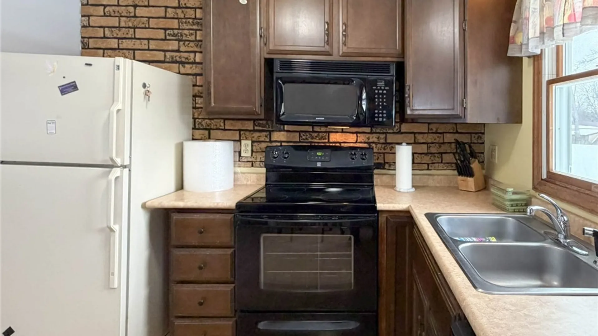 Property at 1500 Redwood Avenue, Utica, NY 13502 15