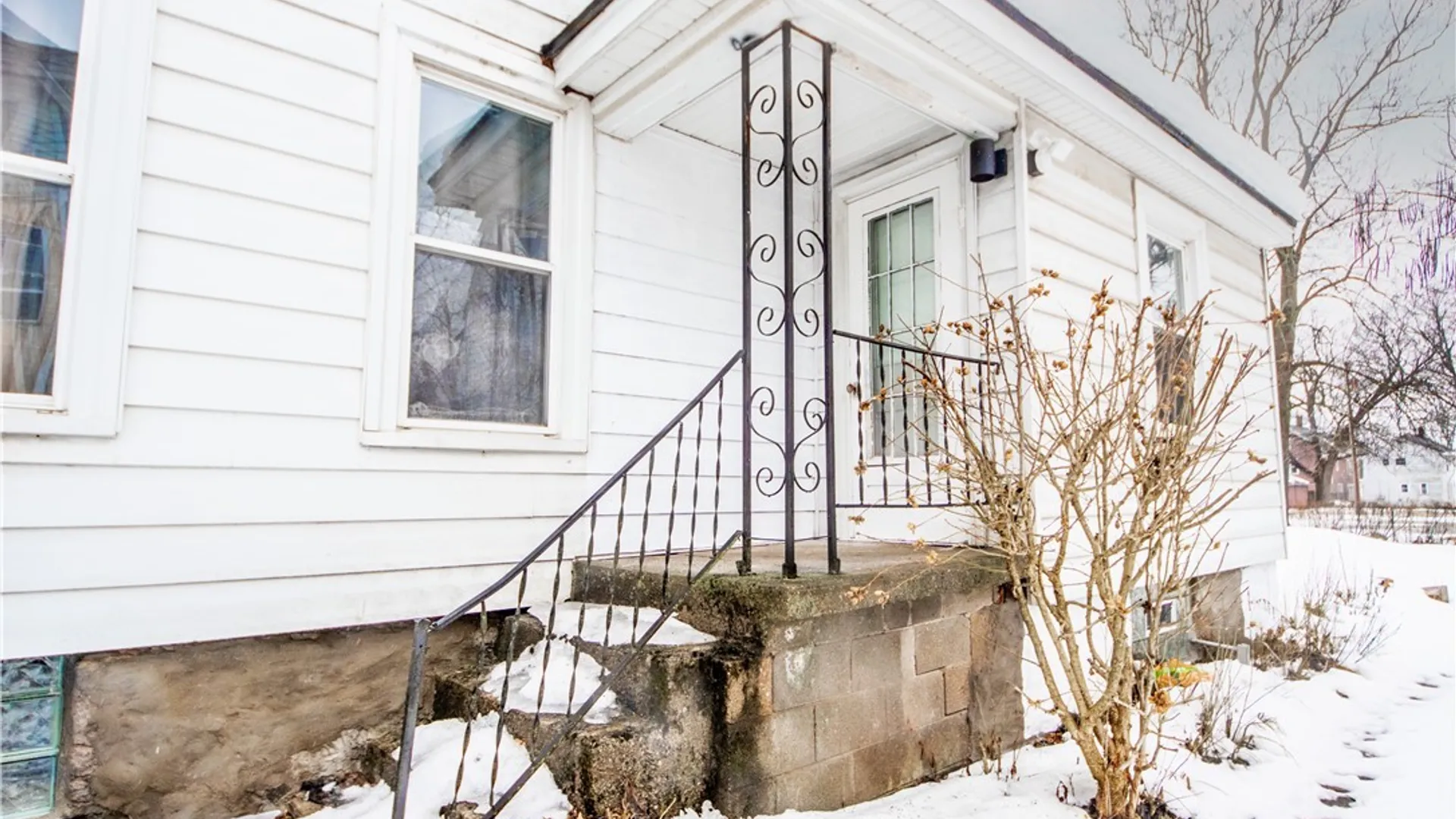Property at 53 Lewis Street, Lockport City, NY 14094 6