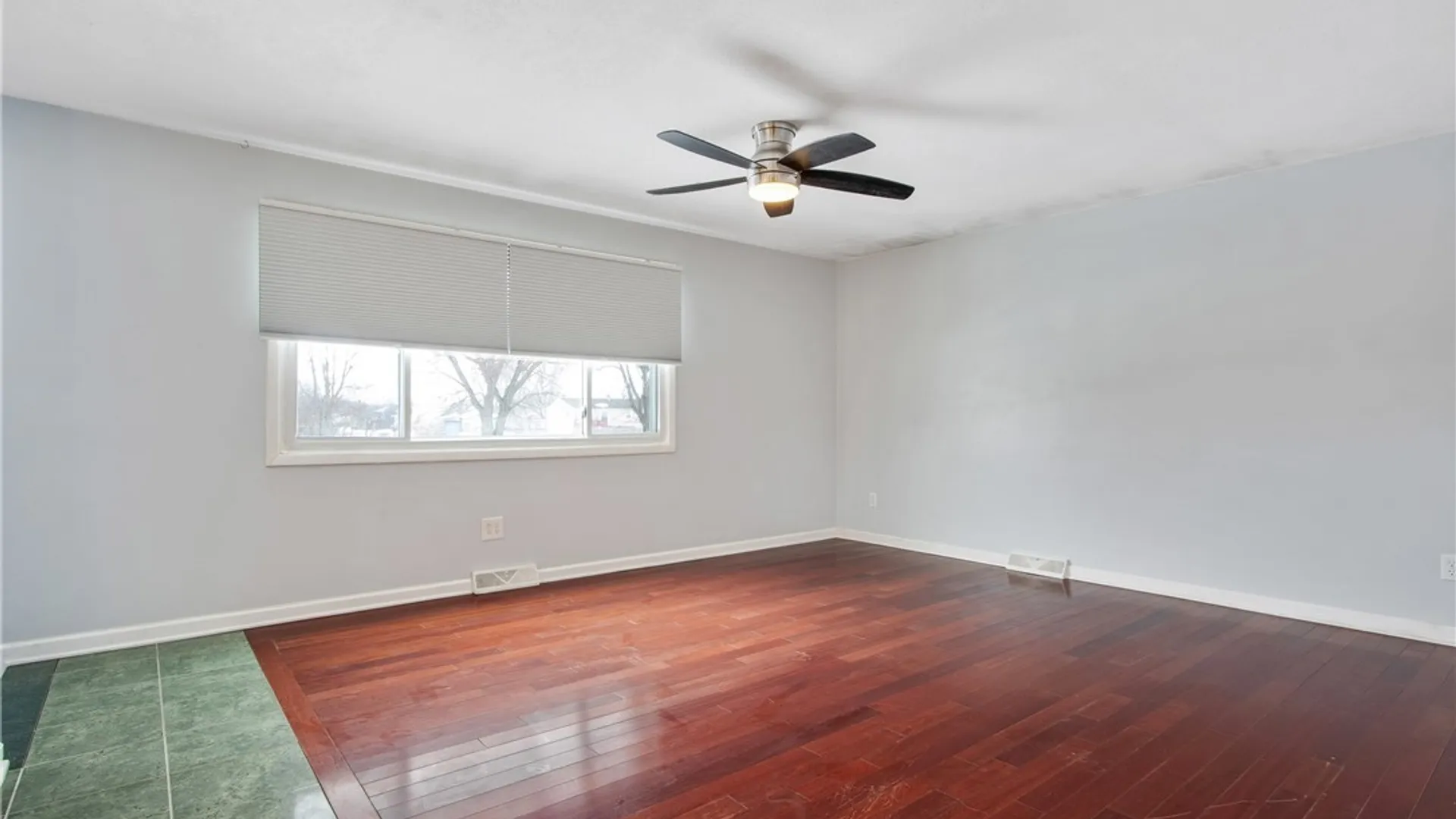 Property at 4 Toulon Drive, Cheektowaga, NY 14227 12