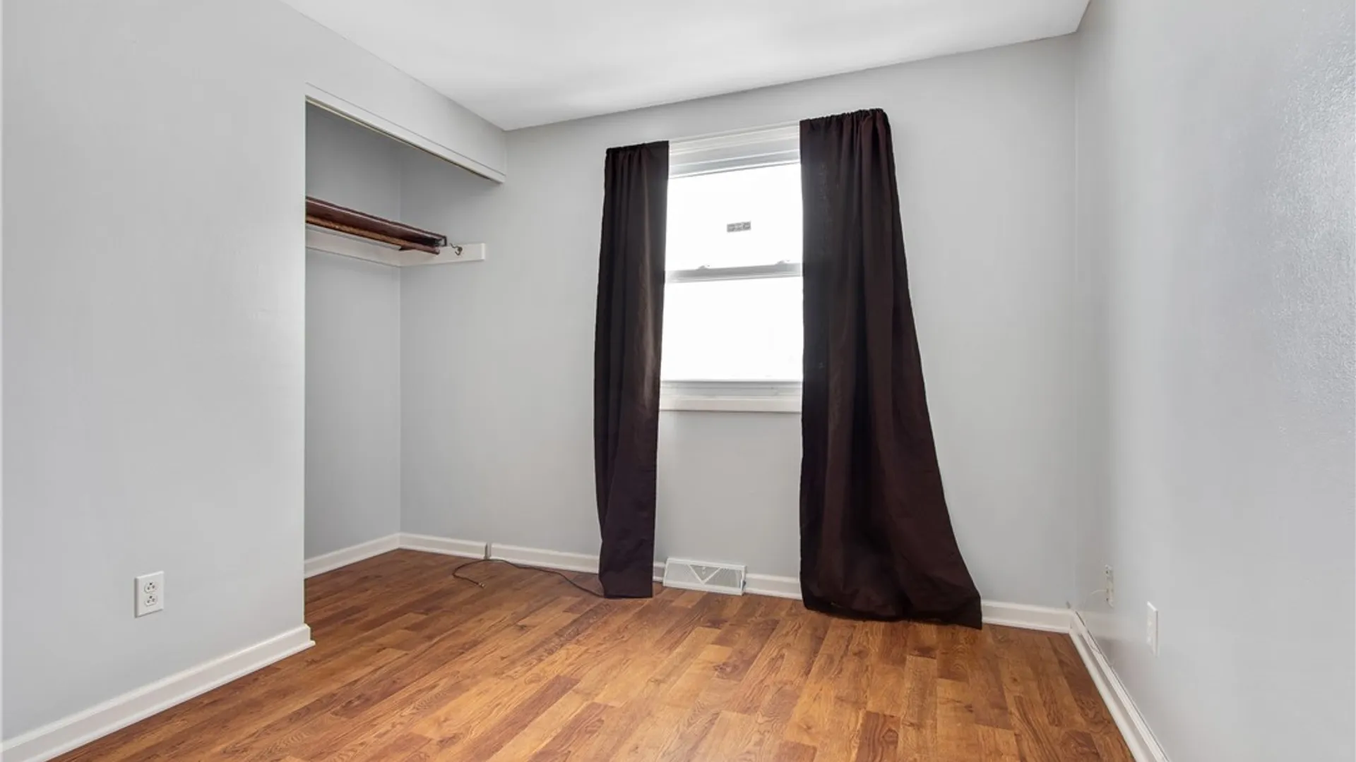 Property at 4 Toulon Drive, Cheektowaga, NY 14227 19
