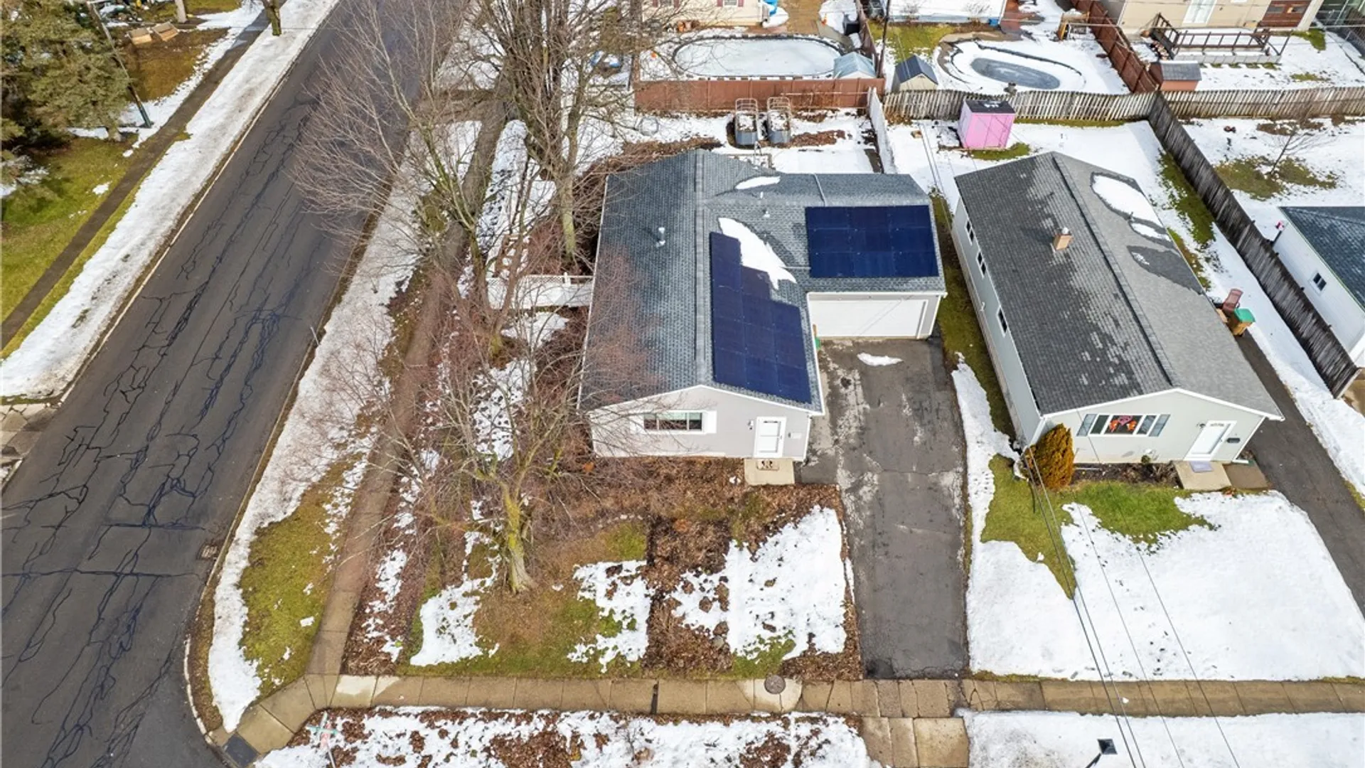 Property at 4 Toulon Drive, Cheektowaga, NY 14227 38
