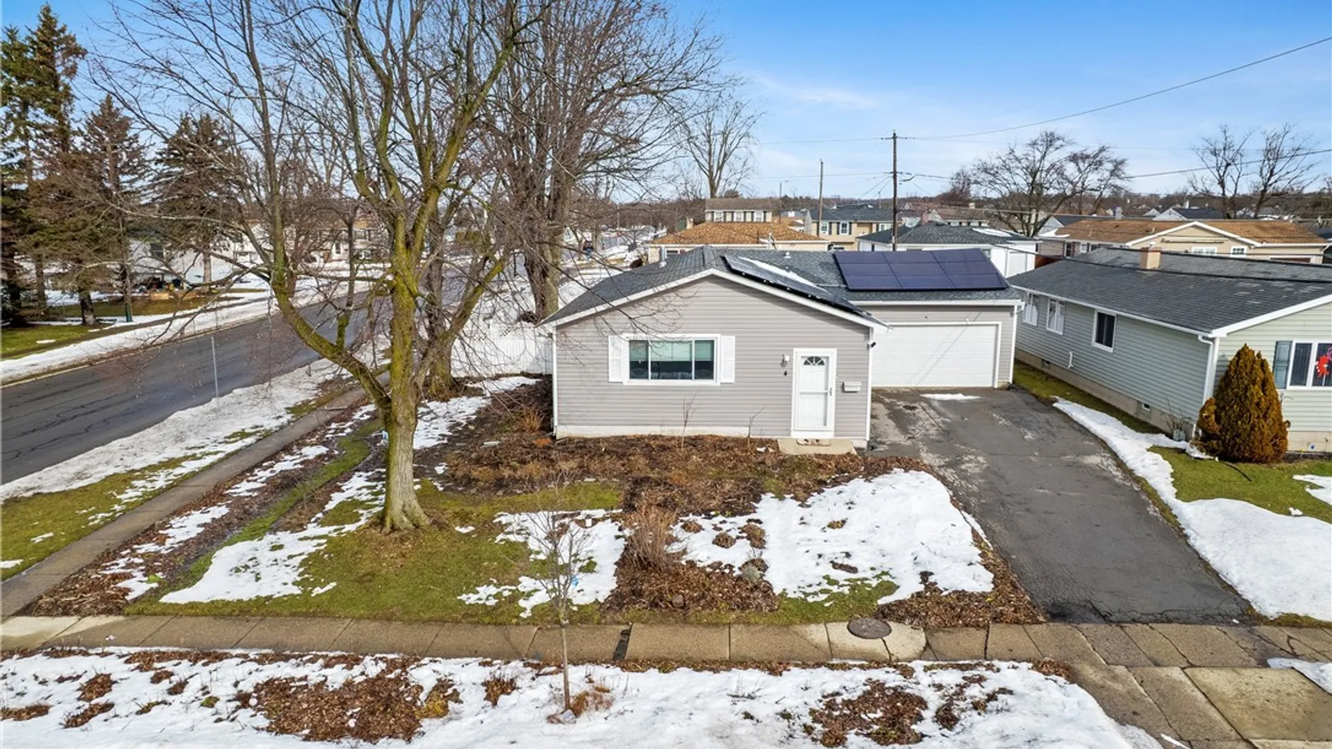 Property at 4 Toulon Drive, Cheektowaga, NY 14227 40