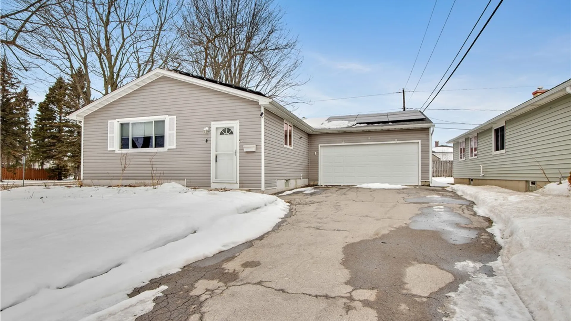 Property at 4 Toulon Drive, Cheektowaga, NY 14227 42