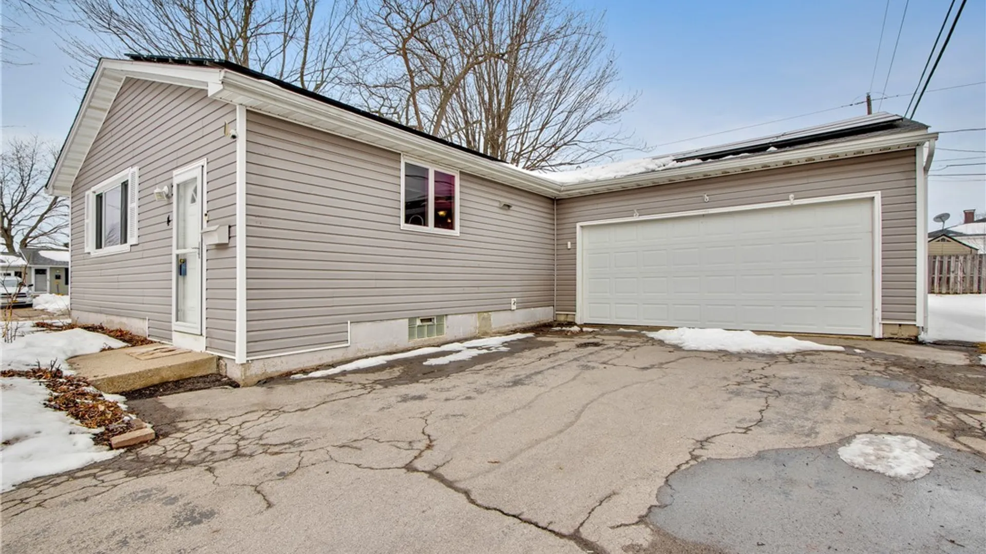 Property at 4 Toulon Drive, Cheektowaga, NY 14227 43