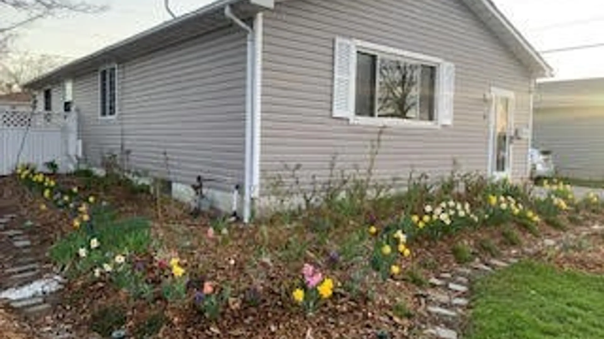 Property at 4 Toulon Drive, Cheektowaga, NY 14227 44