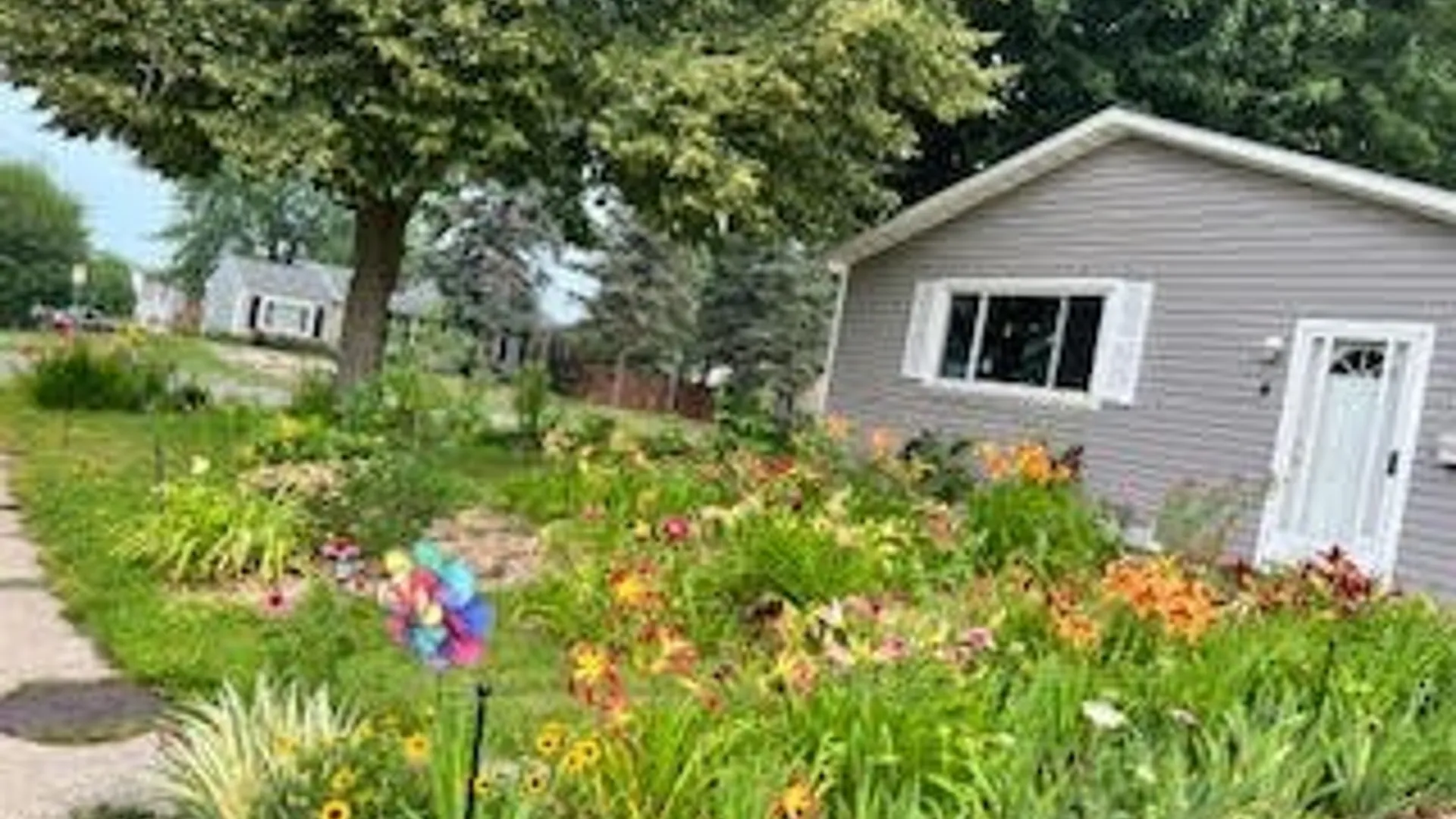 Property at 4 Toulon Drive, Cheektowaga, NY 14227 47