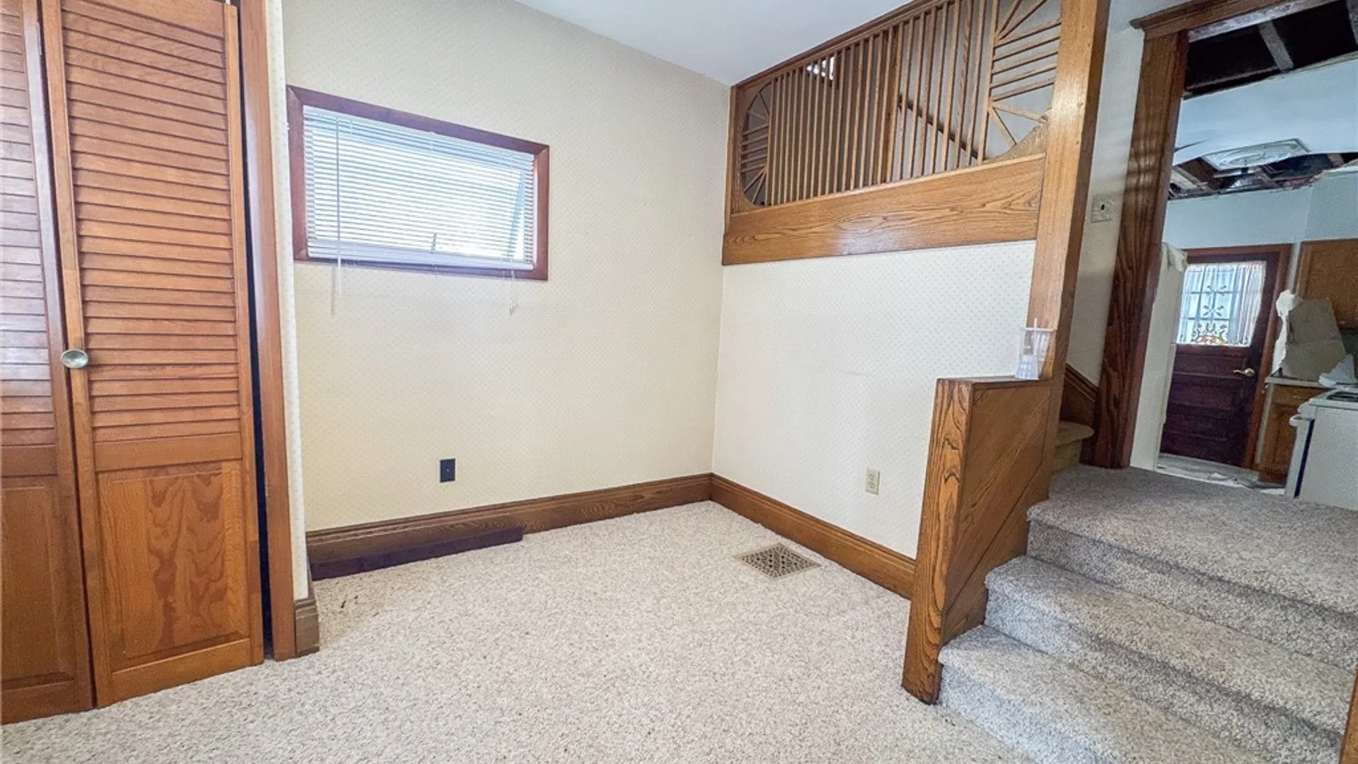 Property at 130 Park Place, Auburn, NY 13021 4