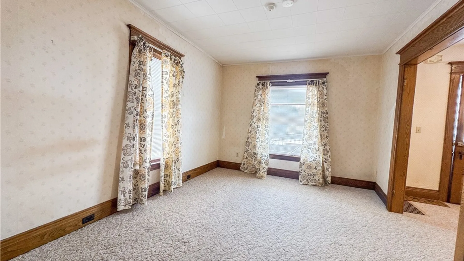 Property at 130 Park Place, Auburn, NY 13021 6