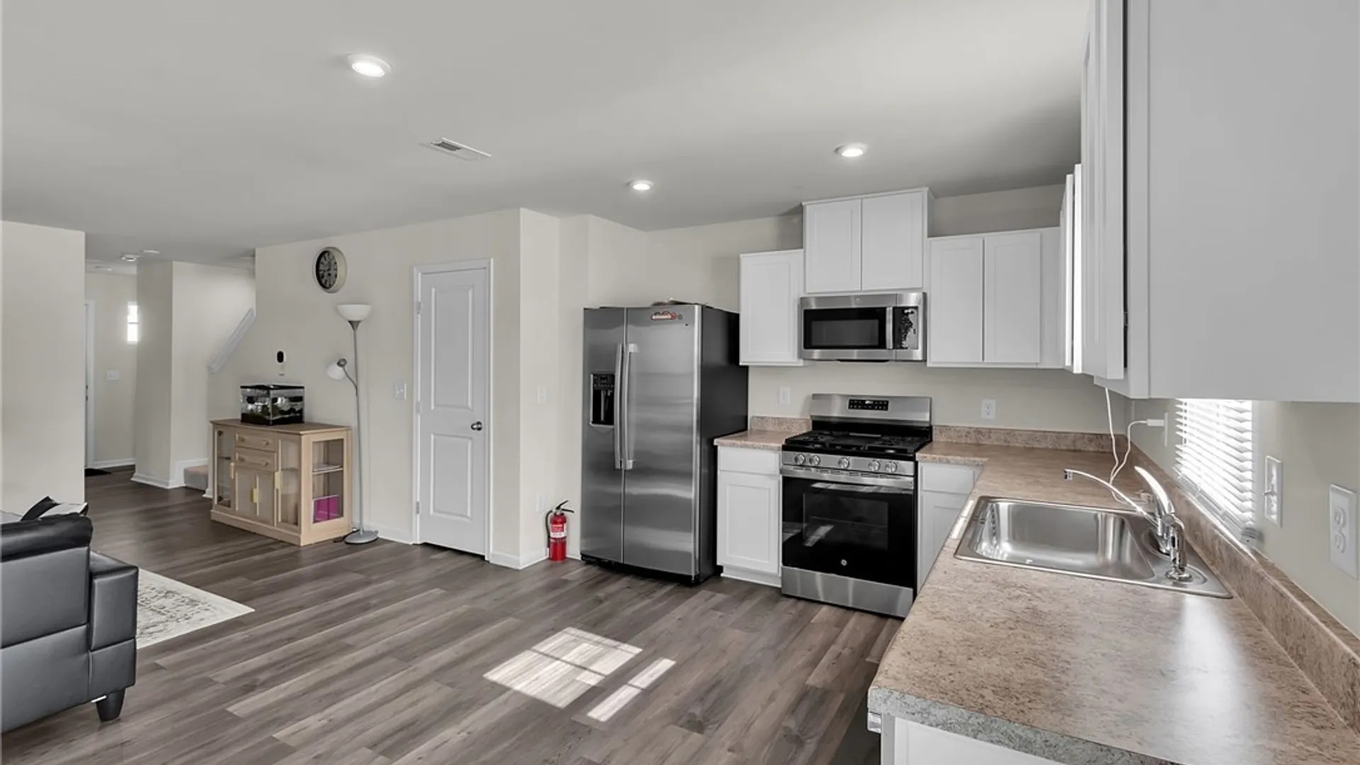 Property at 107 Grant Boulevard, West Seneca, NY 14218 5