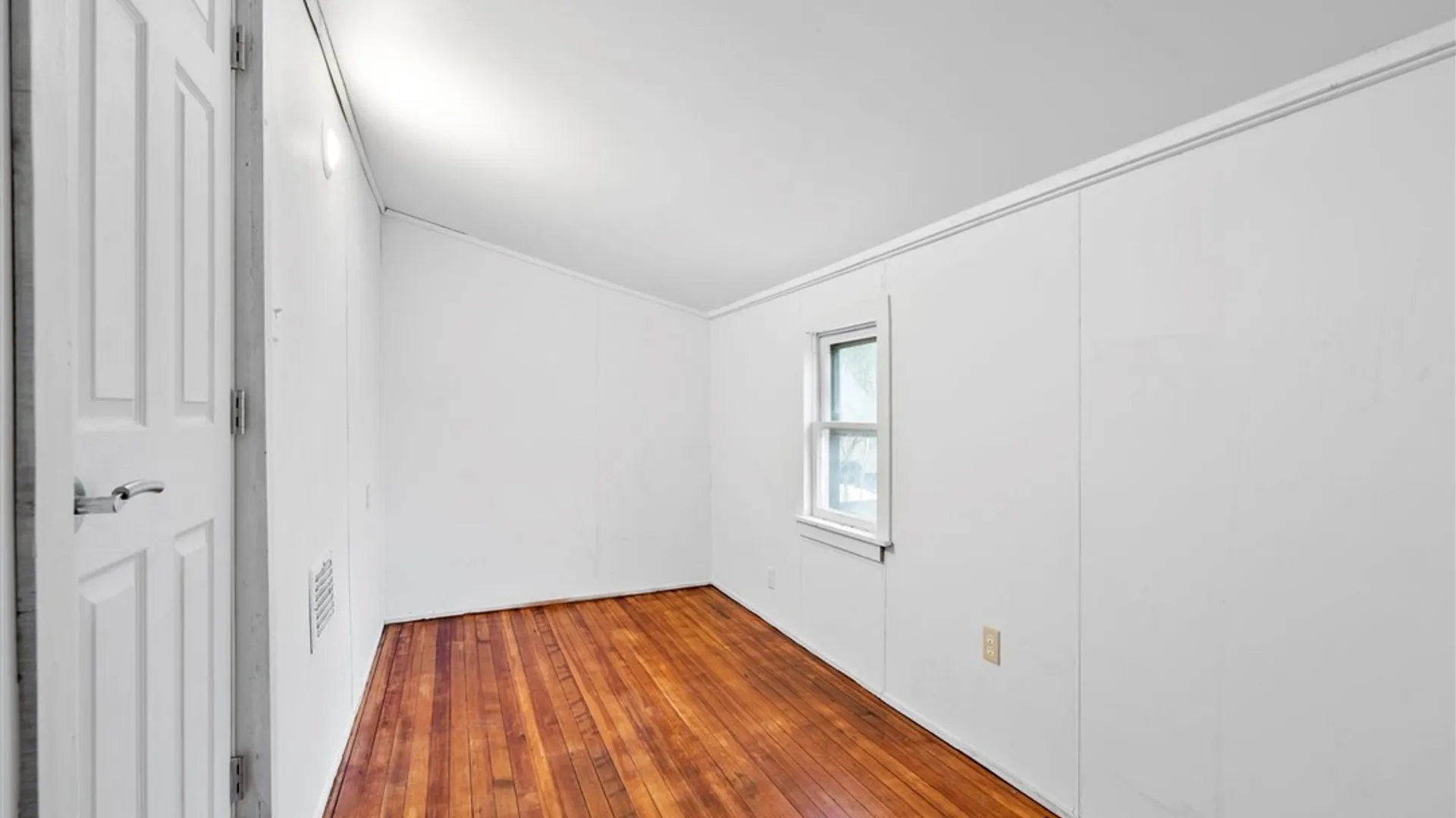Property at 104 Kincaid Avenue, Syracuse, NY 13204 4