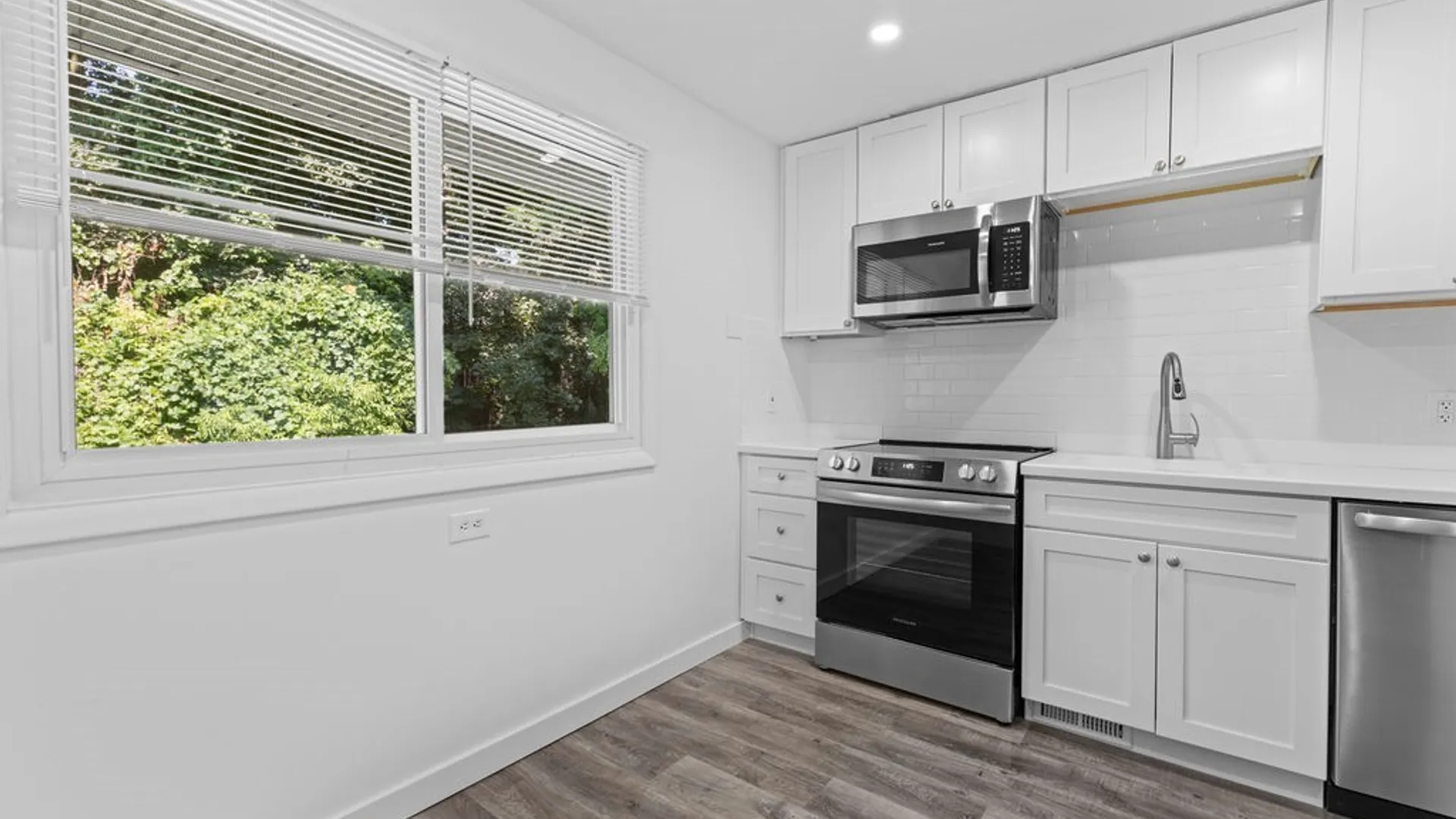 Property at 330 Draper Avenue, Geddes, NY 13219 4