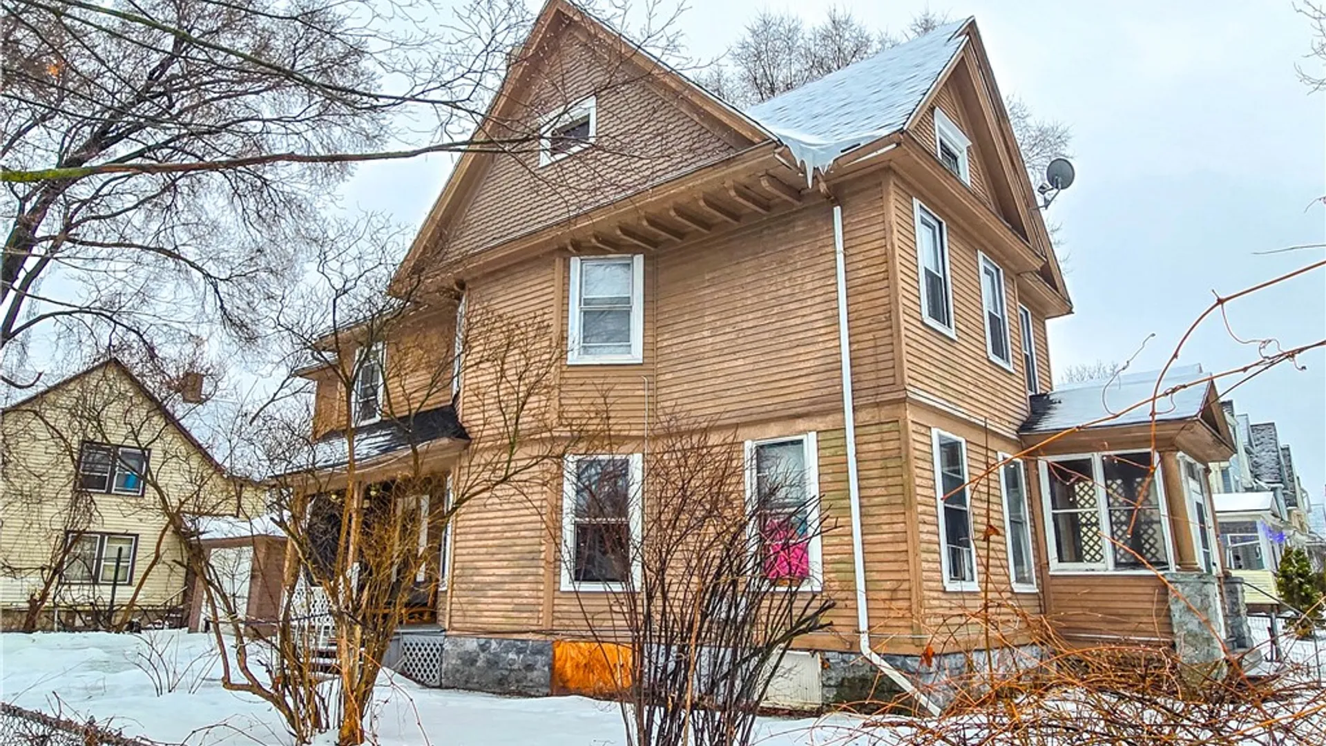 Property at 211 Parsells Avenue, Rochester, NY 14609 3