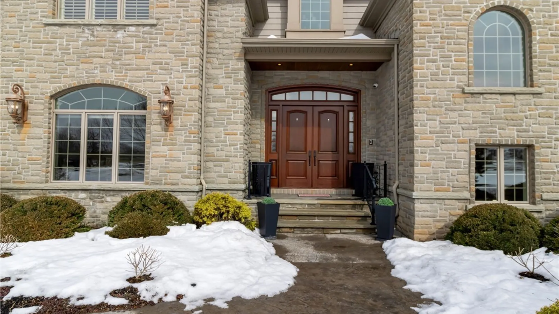 Property at 7260 Country View Lane, Clarence, NY 14032 3