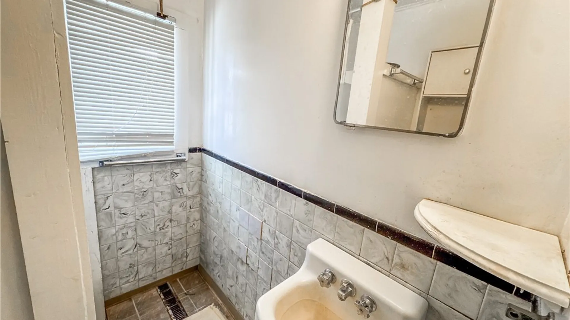 Property at 194 Genesee Street, Auburn, NY 13021 37