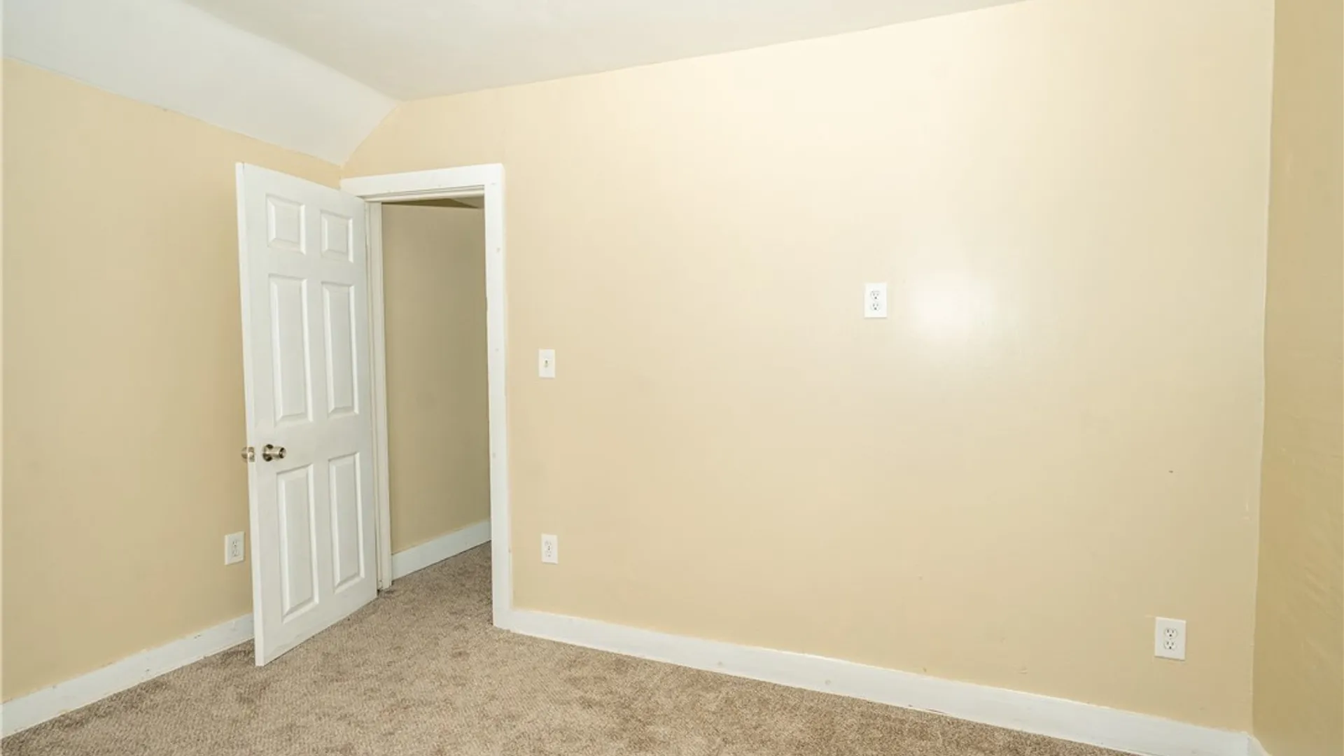 Property at 17 Harold Place, Lancaster, NY 14086 16