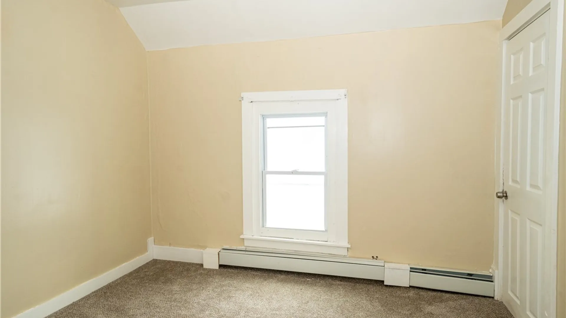 Property at 17 Harold Place, Lancaster, NY 14086 17