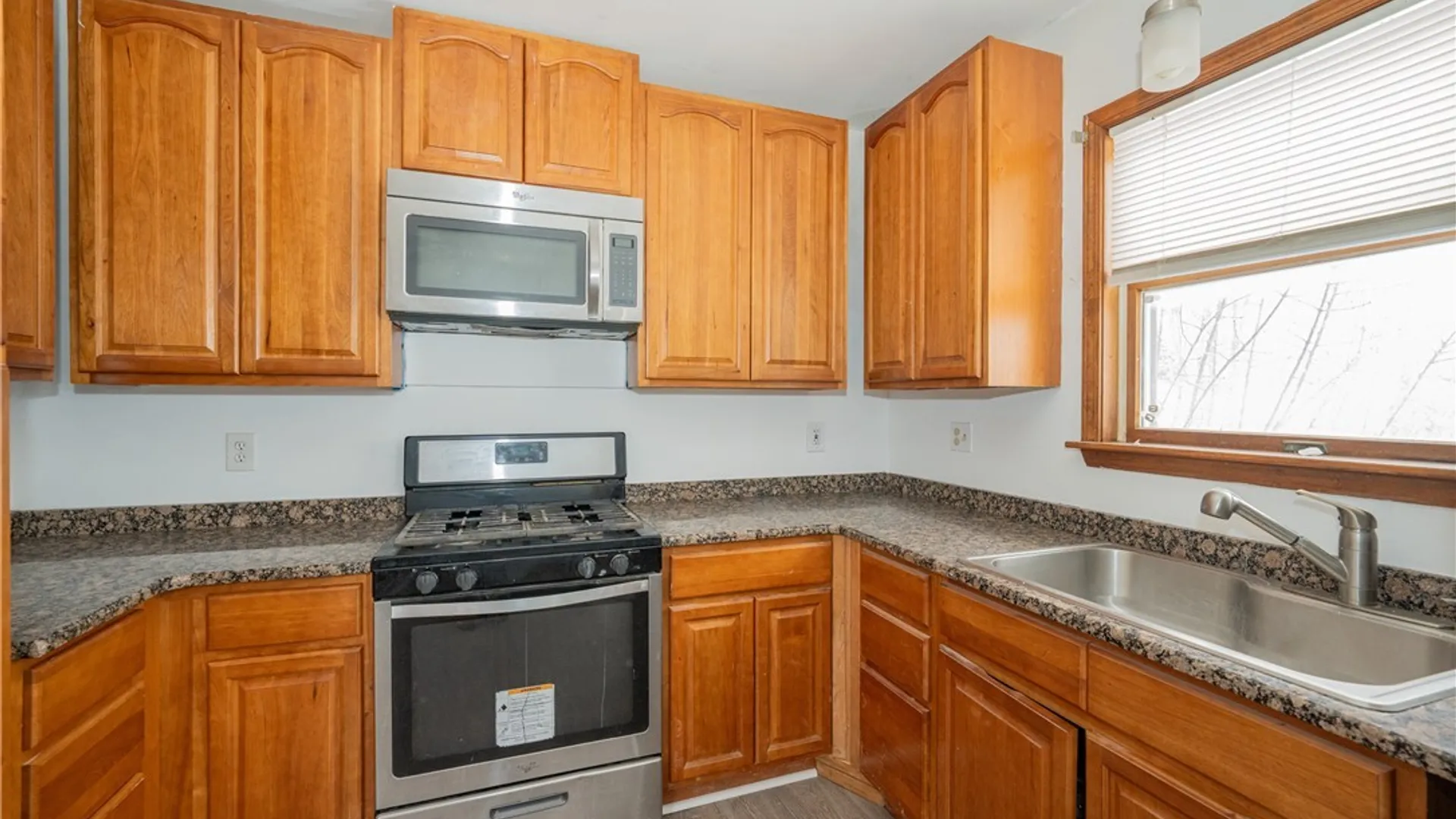 Property at 17 Harold Place, Lancaster, NY 14086 5