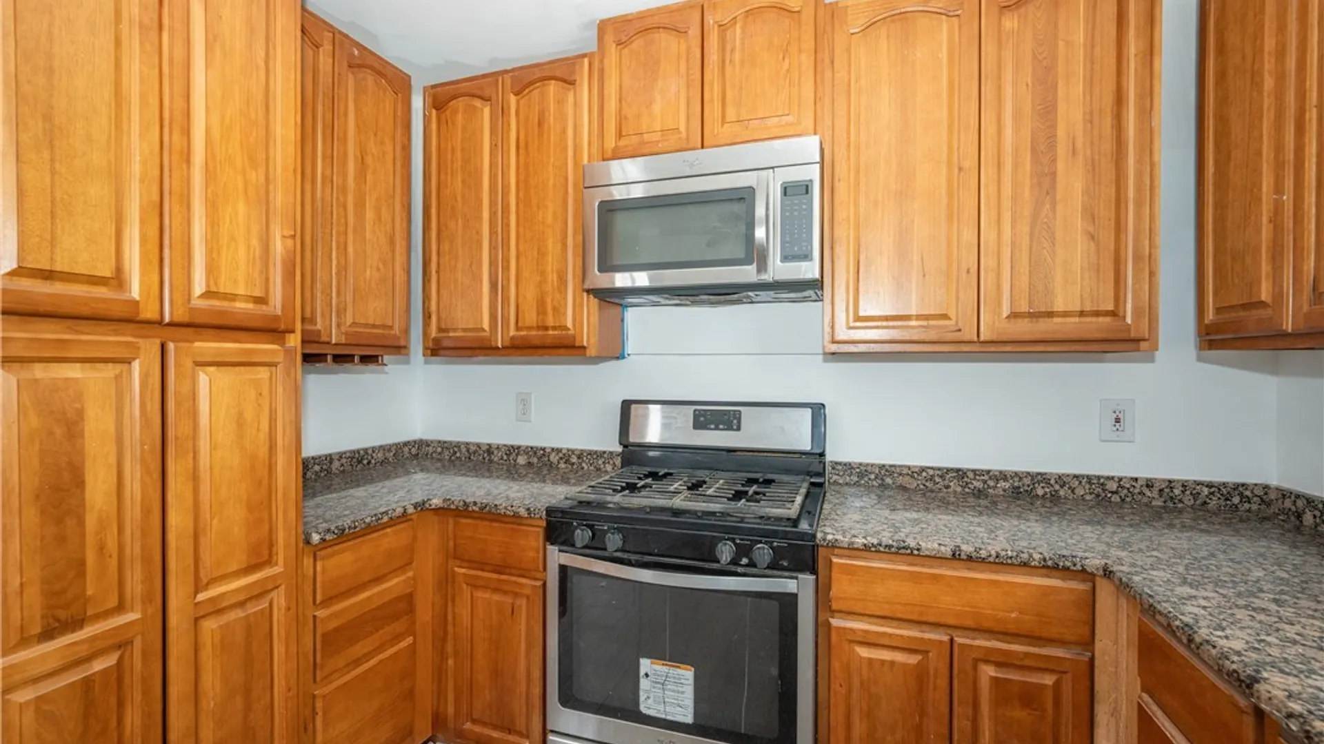 Property at 17 Harold Place, Lancaster, NY 14086 6