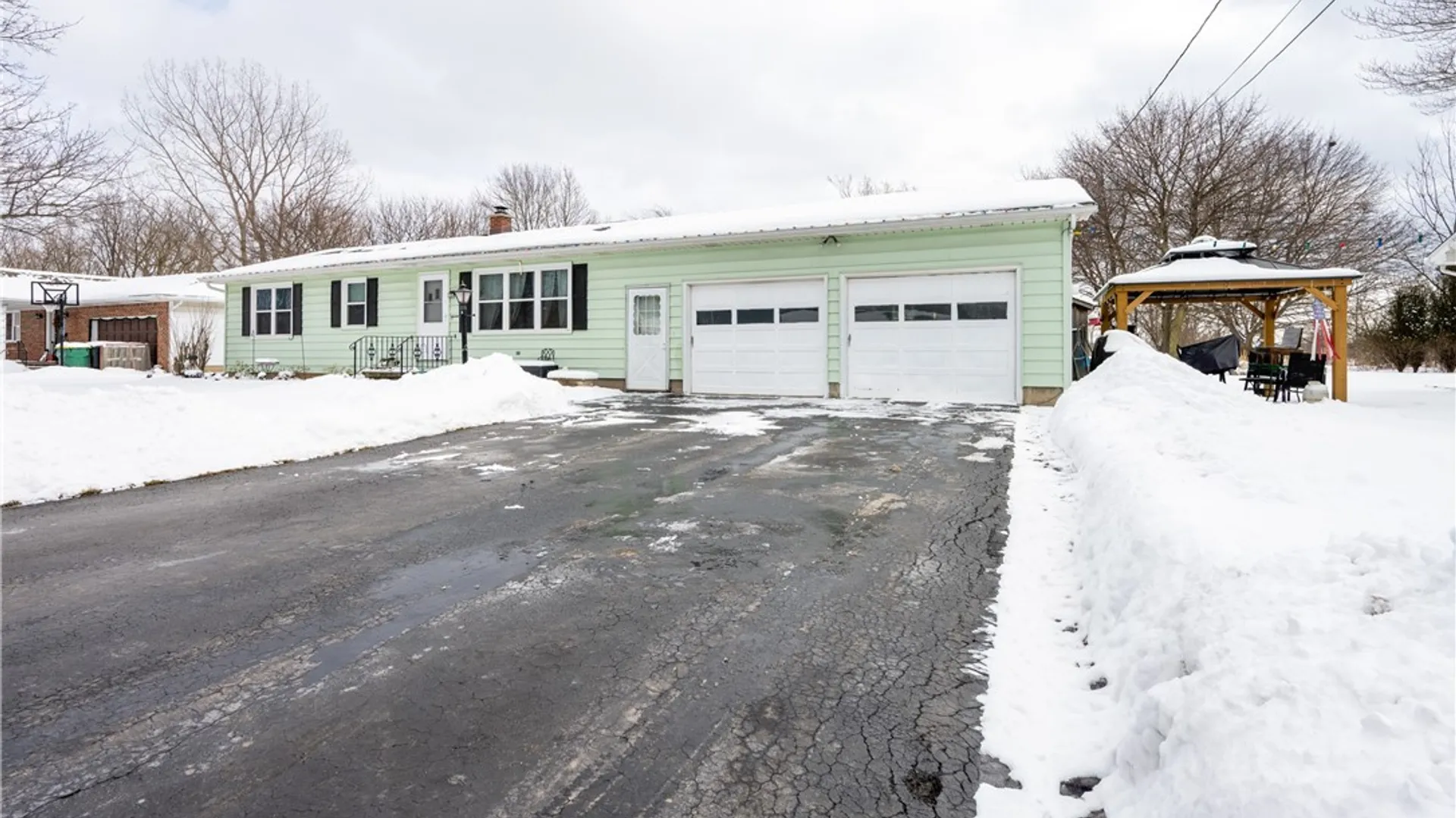Property at 6148 Reger Drive, Lockport Town, NY 14094 6
