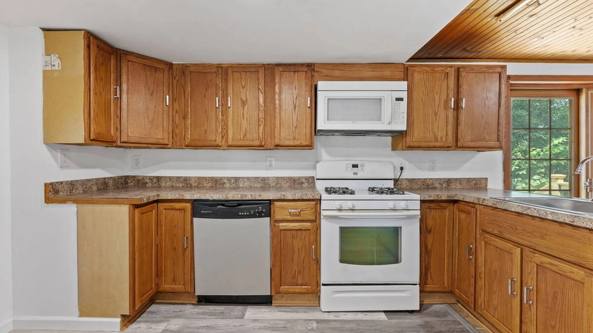 Property at 31 Hidley Avenue, North Greenbush, NY 12198 14