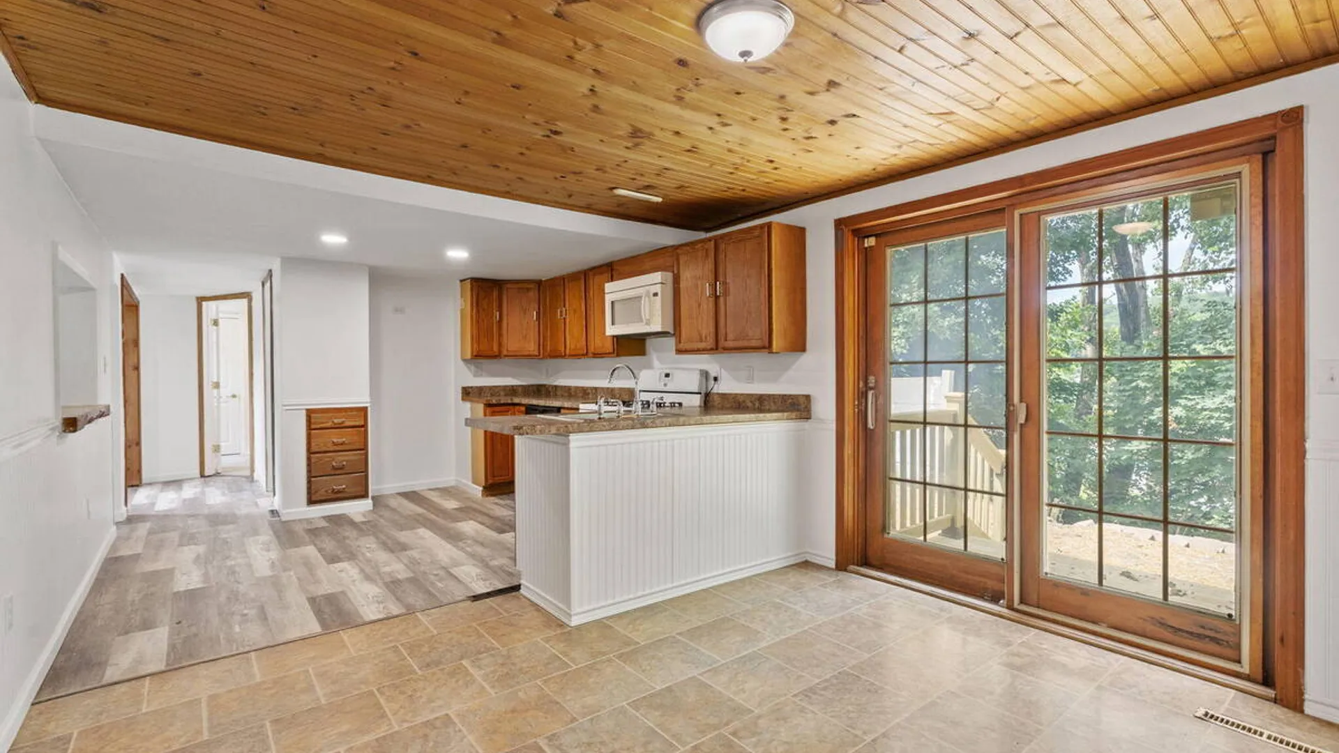 Property at 31 Hidley Avenue, North Greenbush, NY 12198 16