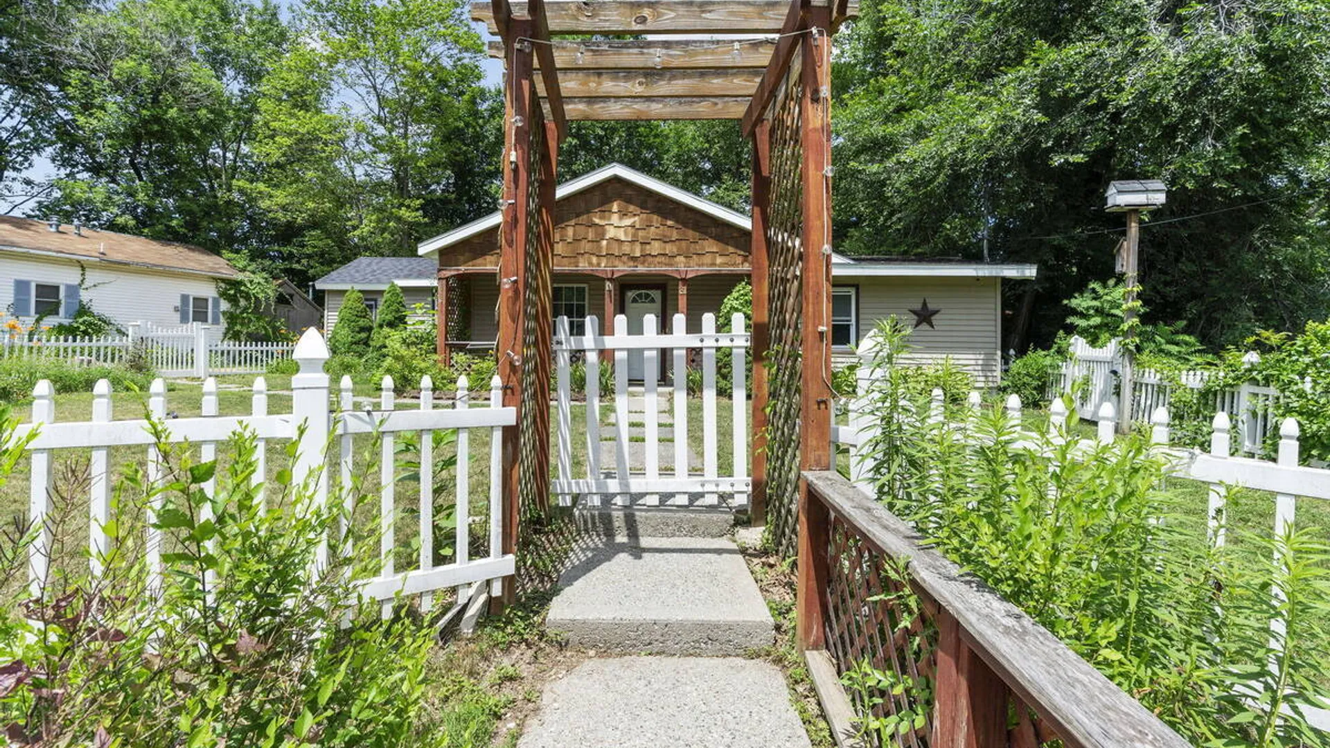 Property at 31 Hidley Avenue, North Greenbush, NY 12198 2