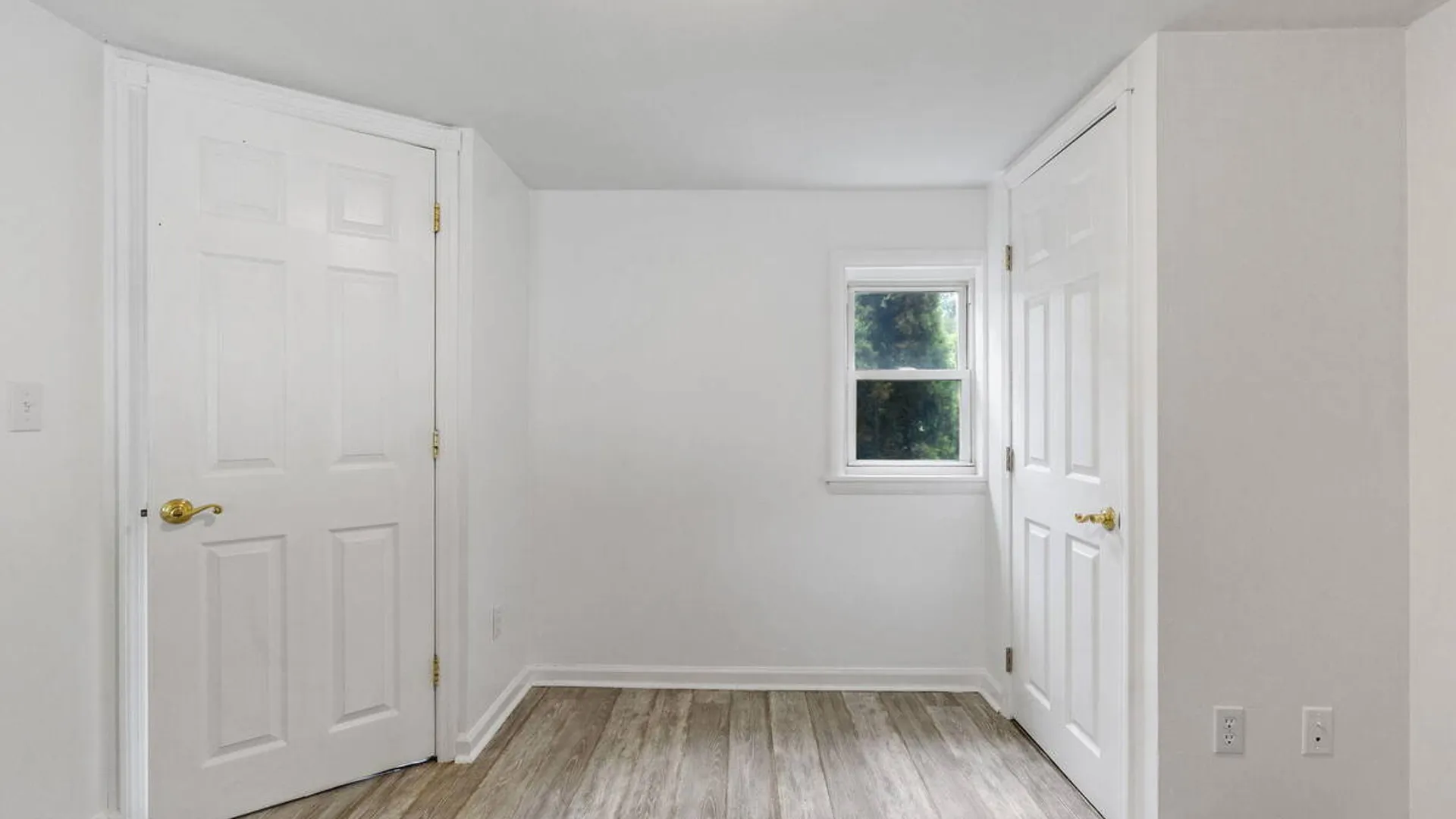 Property at 31 Hidley Avenue, North Greenbush, NY 12198 33