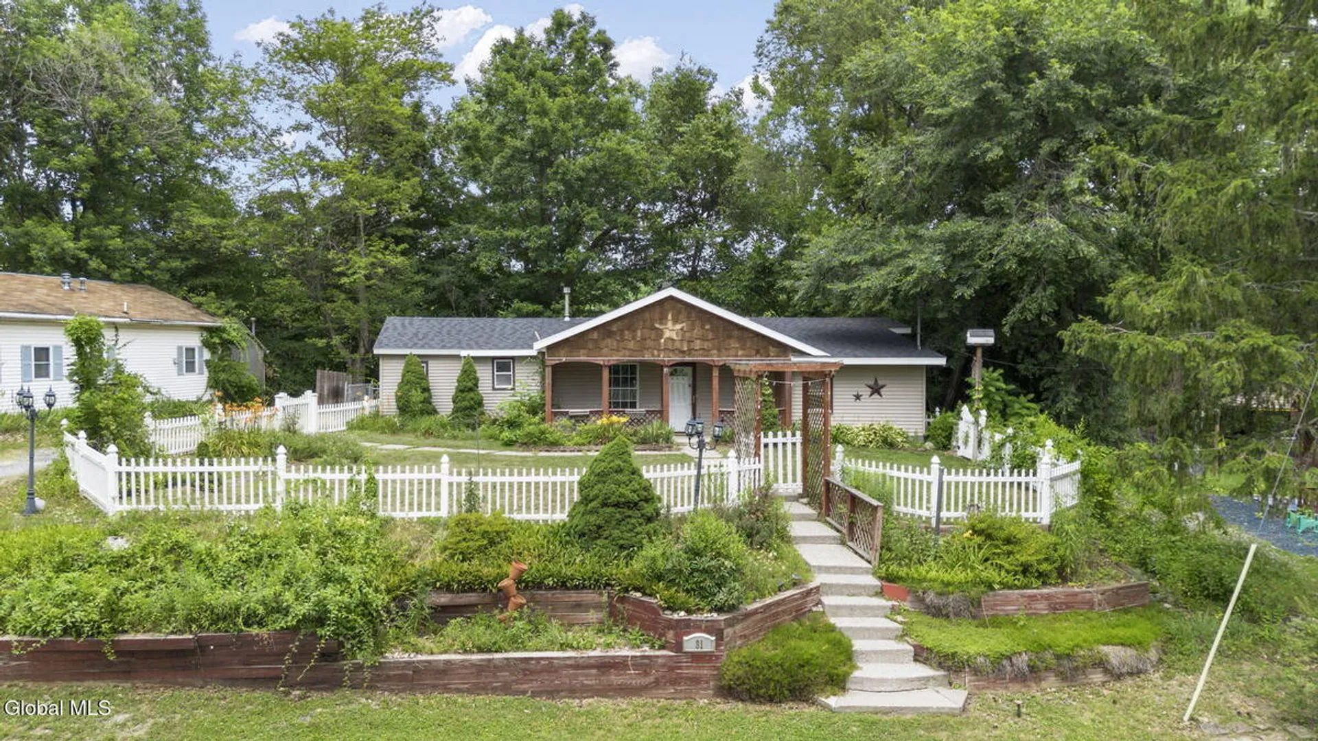 Property at 31 Hidley Avenue, North Greenbush, NY 12198 35