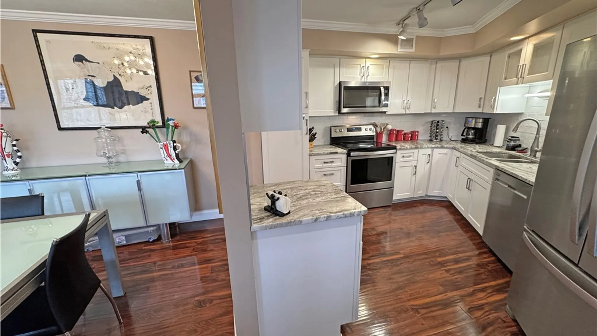 Property at 2505 East Avenue, Brighton, NY 14610 10