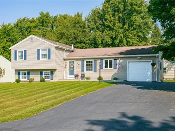 Property at 36 Tomahawk Trail, Henrietta, NY 14467