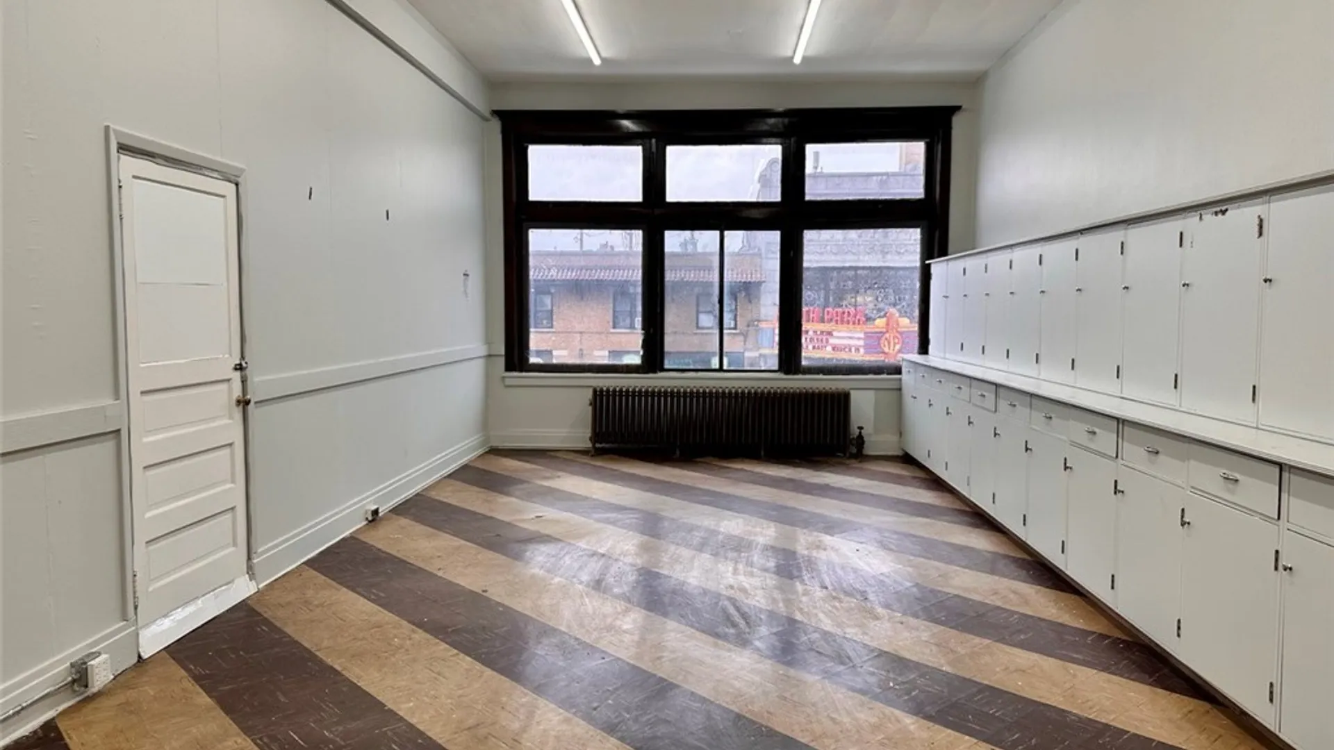 Property at 1413 Hertel Ste 17 Avenue, Buffalo, NY 14216 5