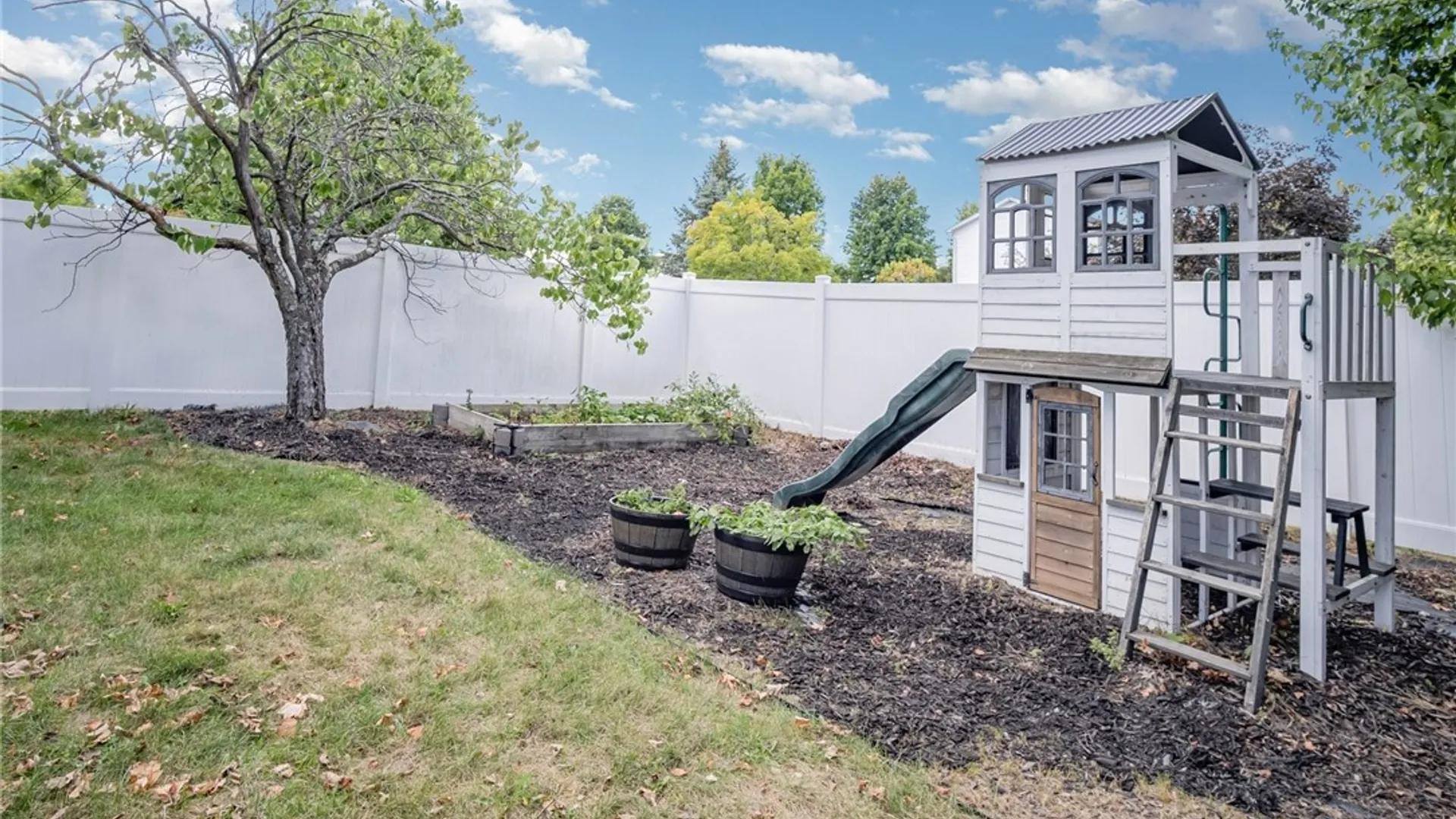 Property at 5 Alton Way, Henrietta, NY 14586 41